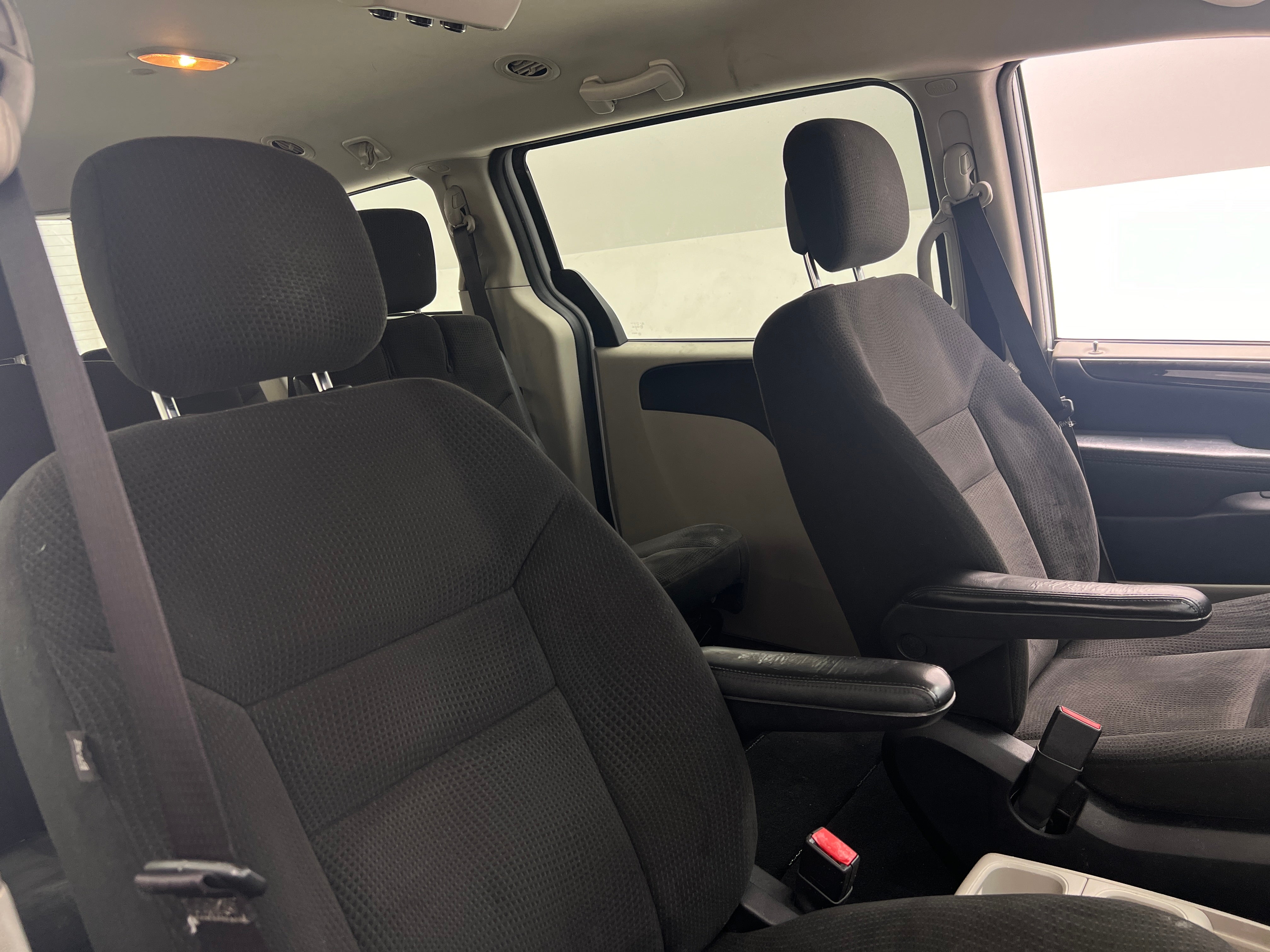 2016 Dodge Grand Caravan SE 2