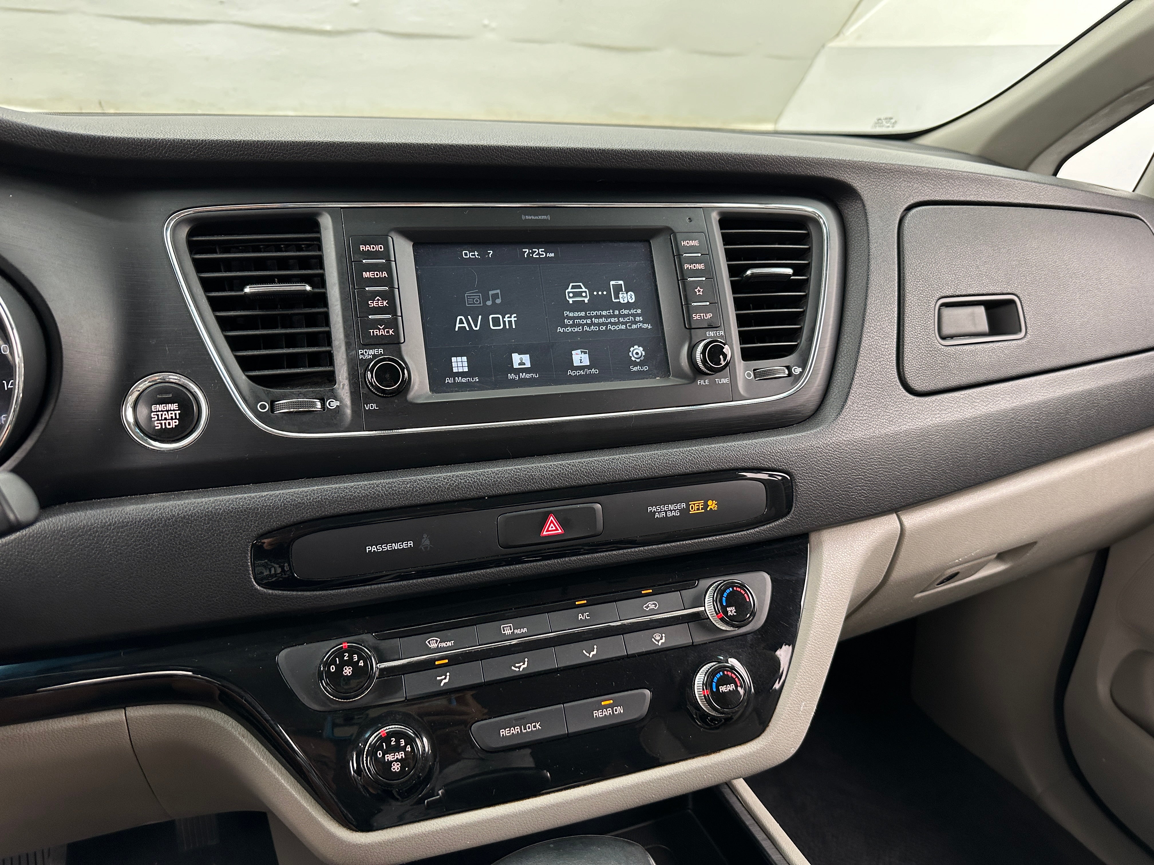 Thumbnail: 2019 Kia Sedona - 3