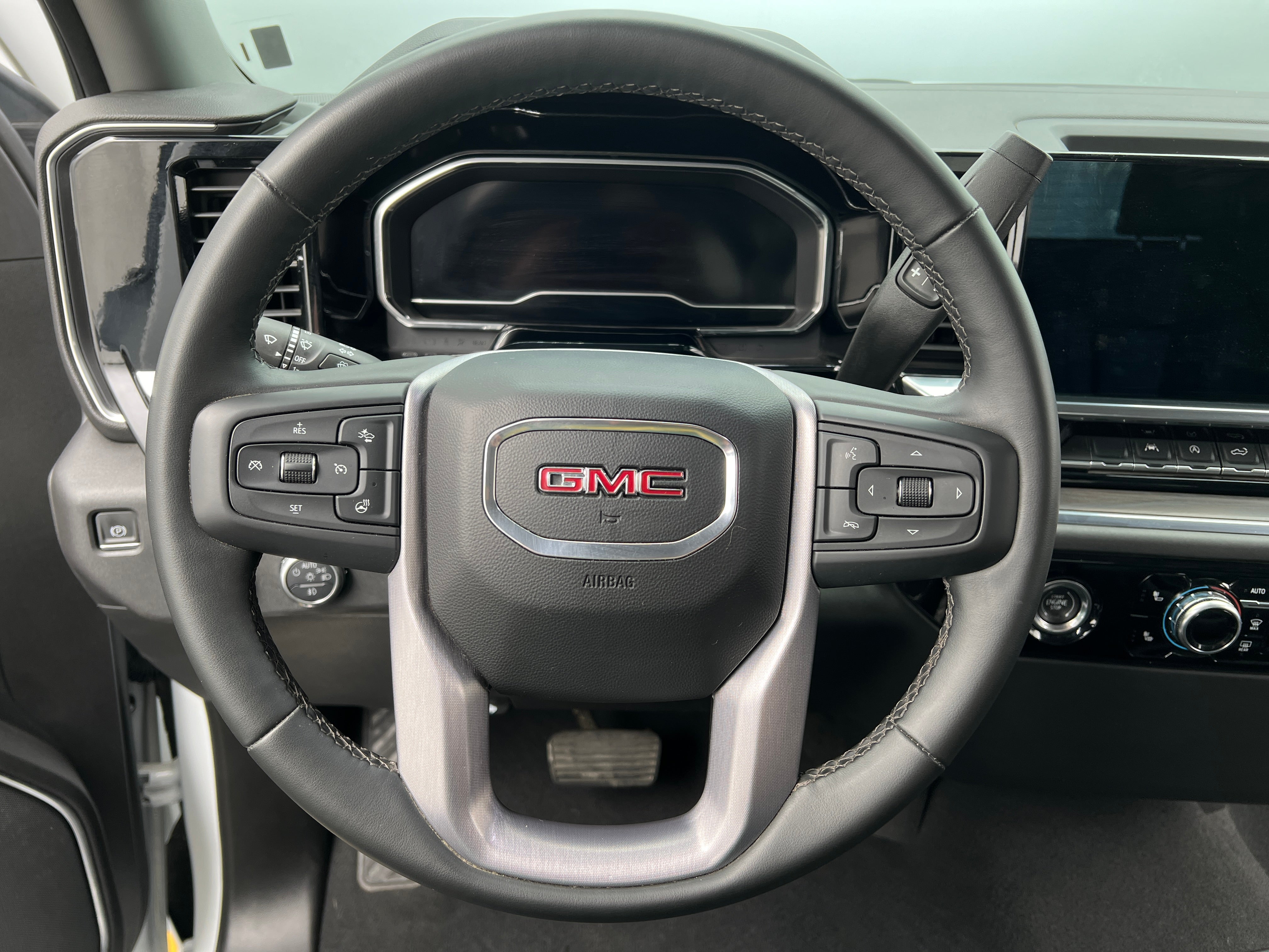 2024 GMC Sierra 1500 SLT 4