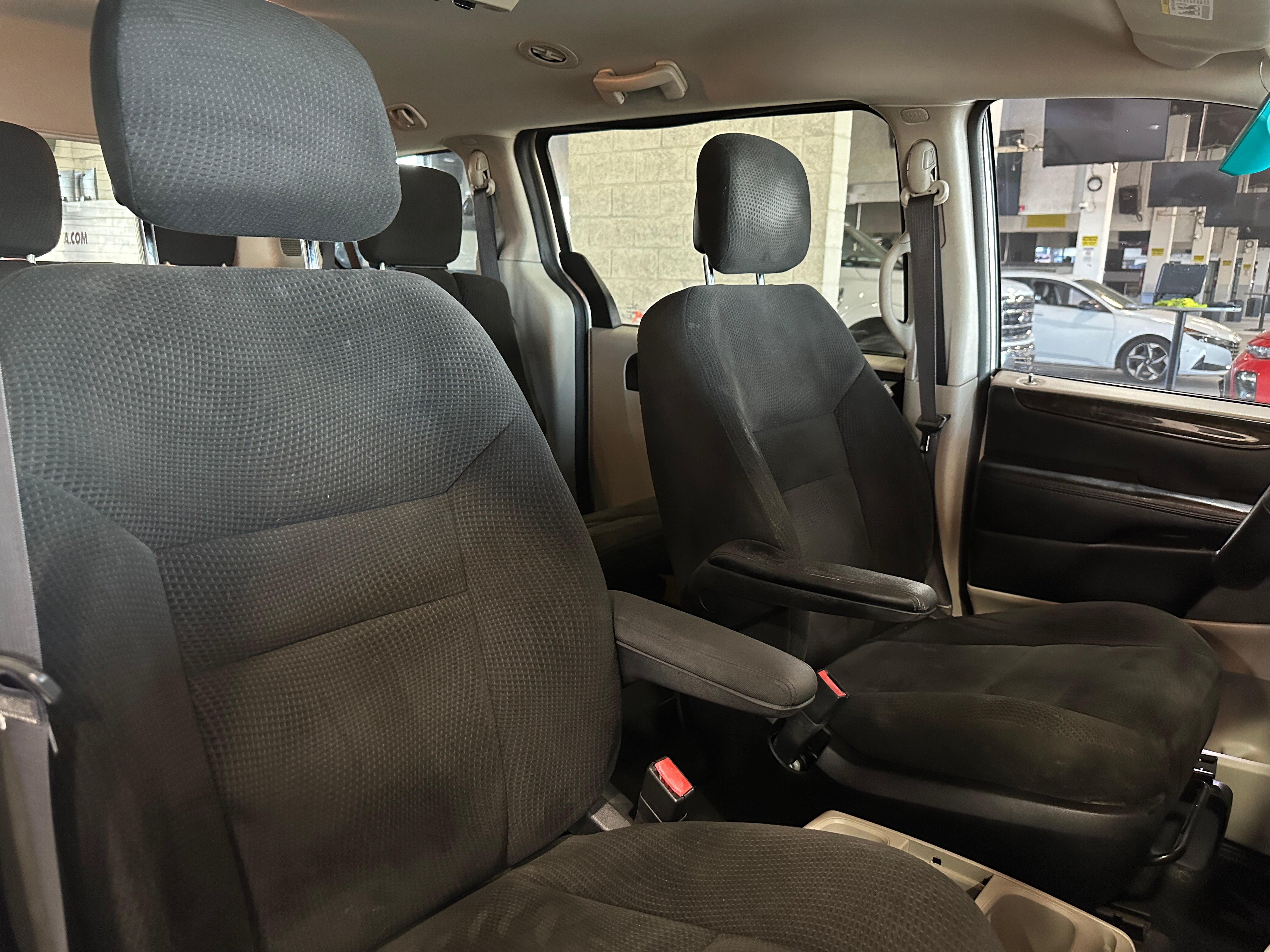 2015 Dodge Grand Caravan SE 2