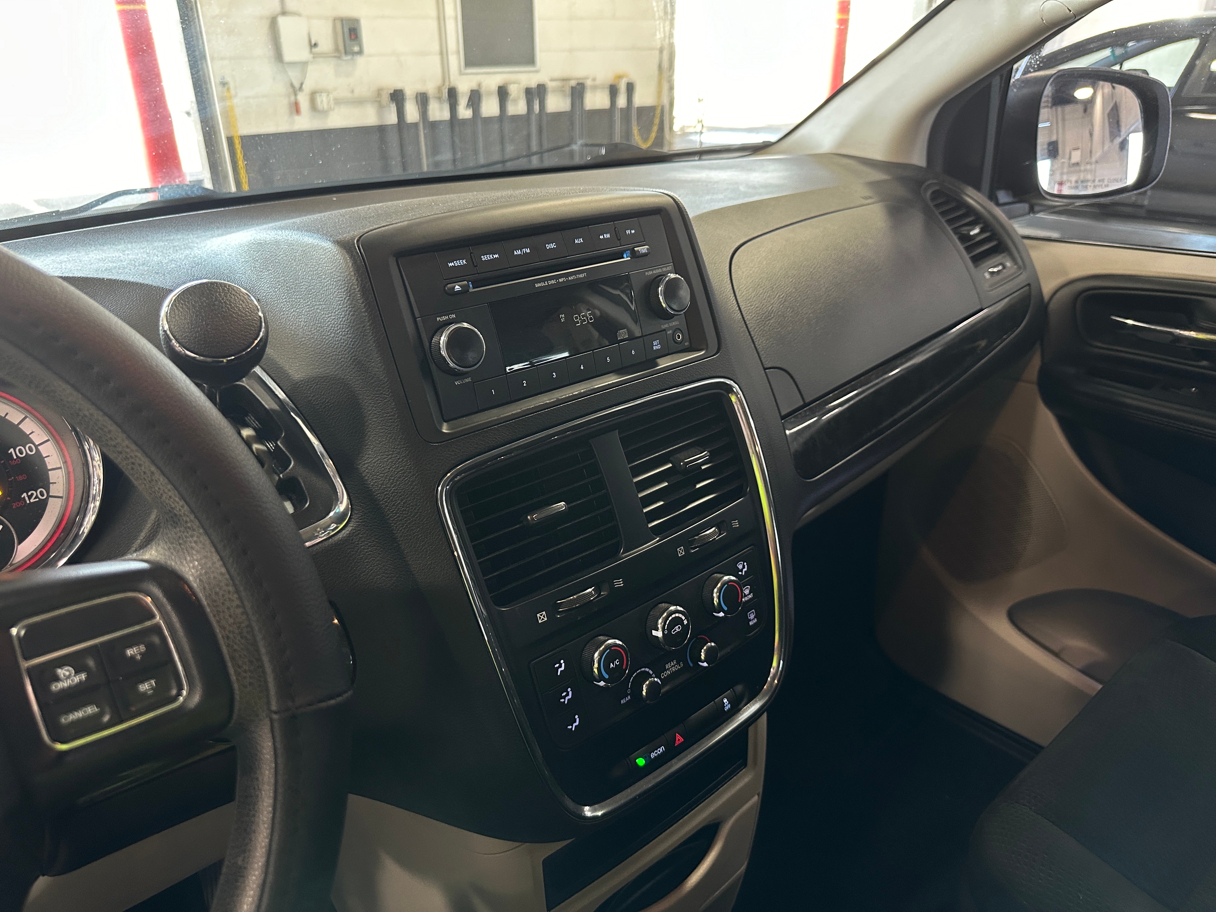 2015 Dodge Grand Caravan SE 4