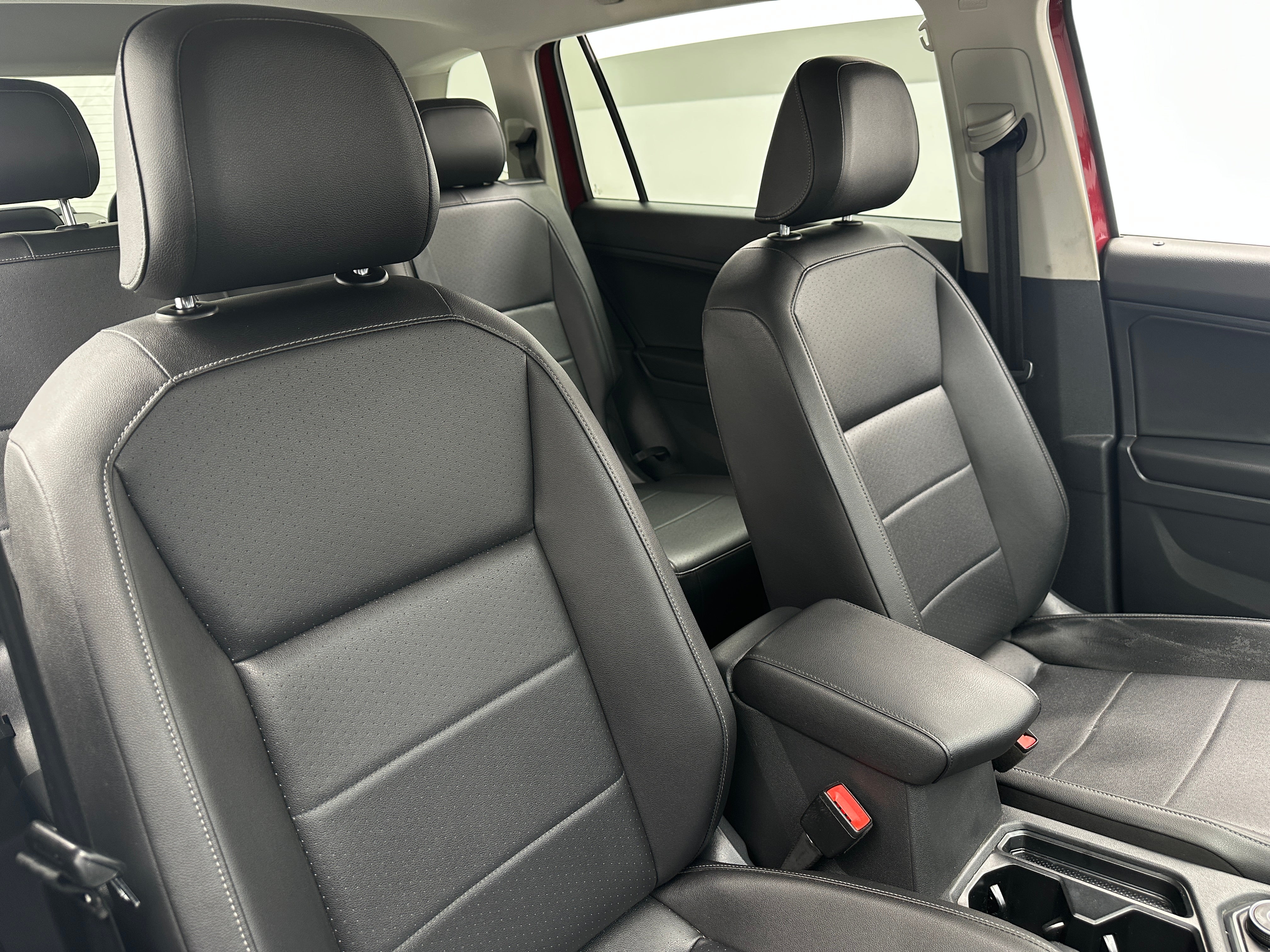 Thumbnail: 2020 Volkswagen Tiguan - 2