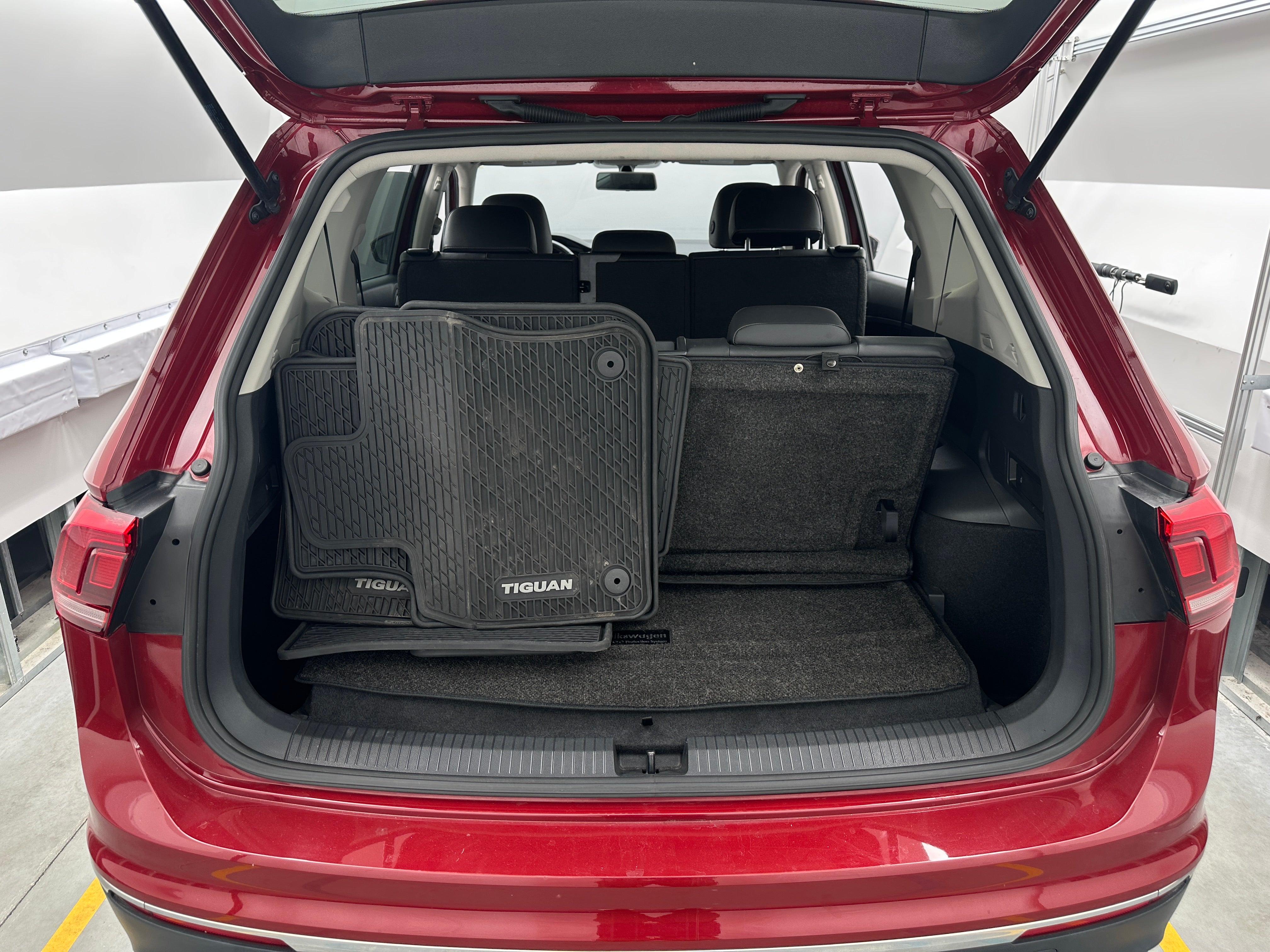 Thumbnail: 2020 Volkswagen Tiguan - 7