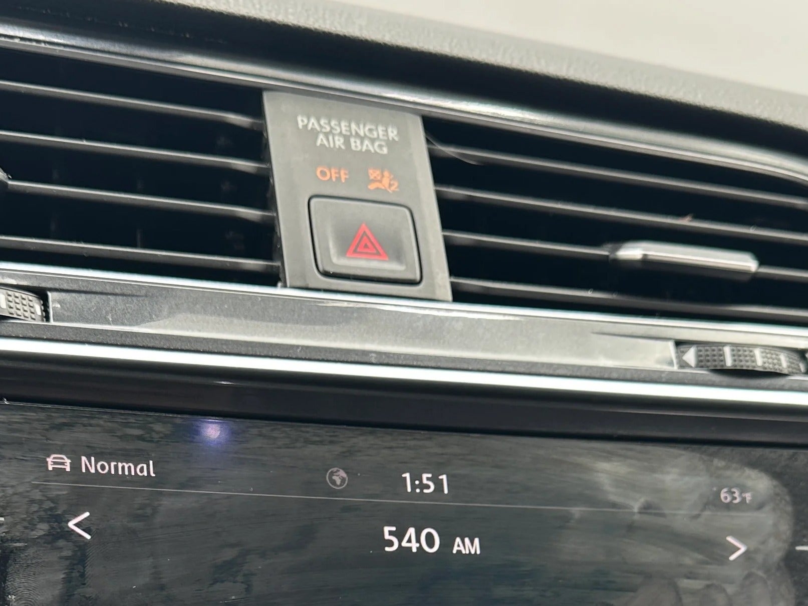 Thumbnail: 2020 Volkswagen Tiguan - 4