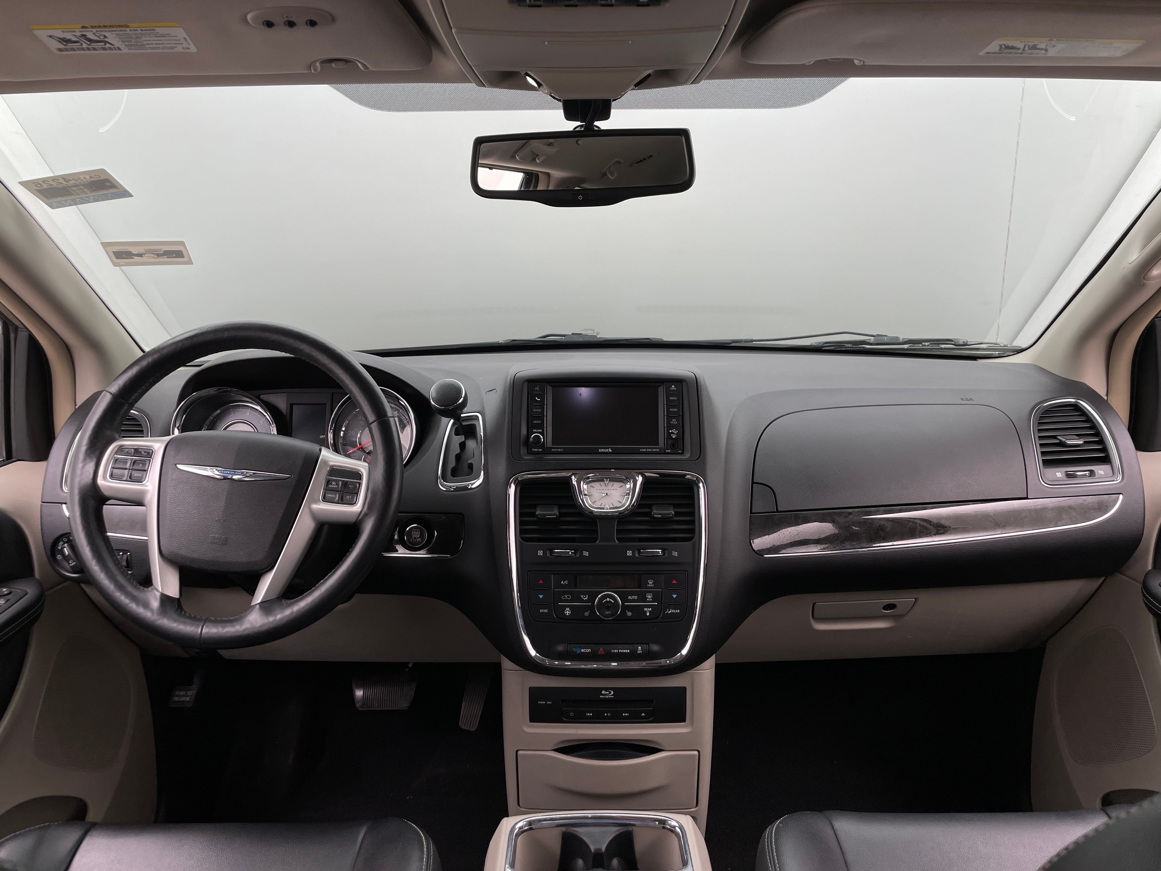 2015 Chrysler Town & Country Touring 2