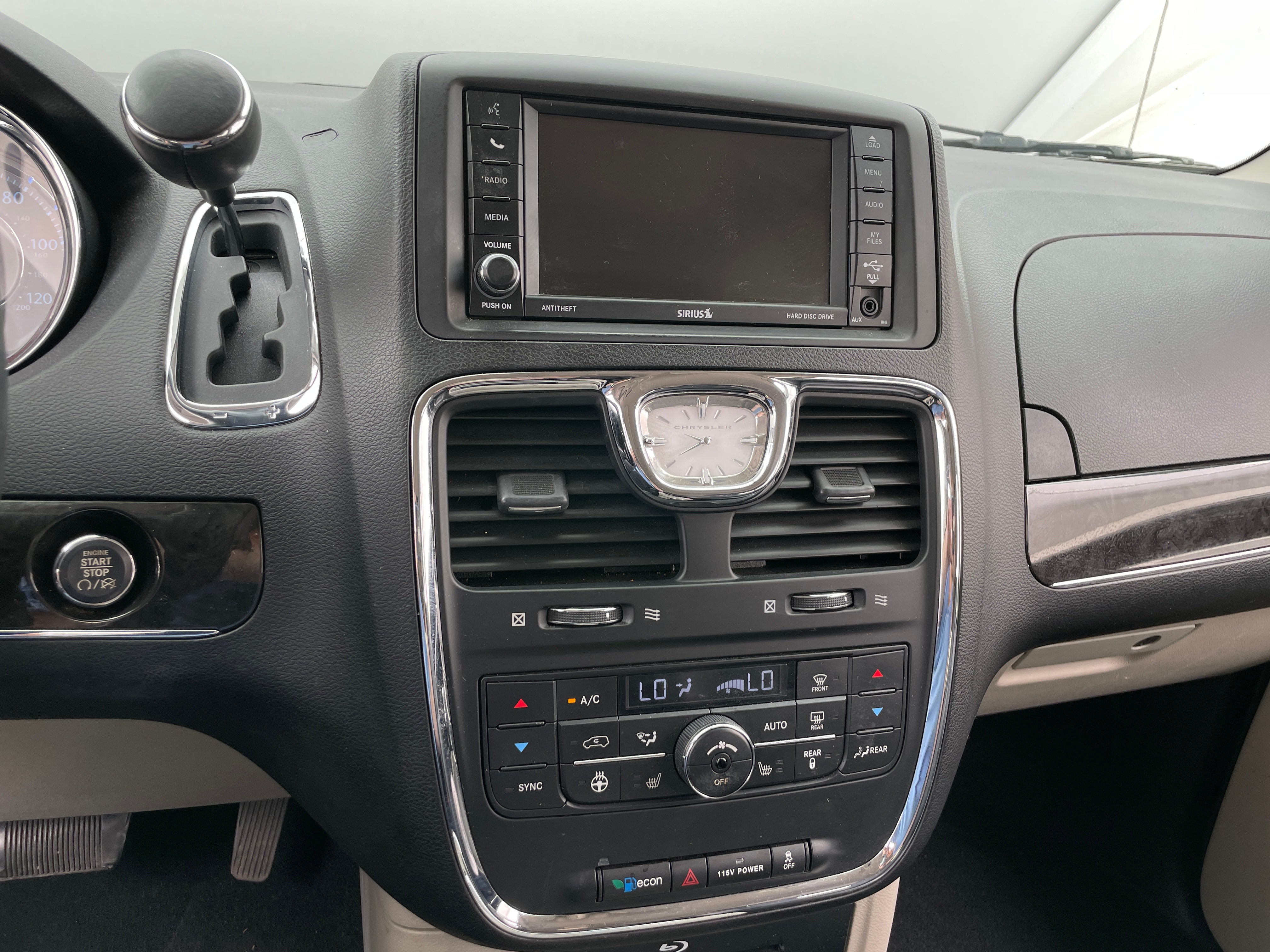 2015 Chrysler Town & Country Touring 3