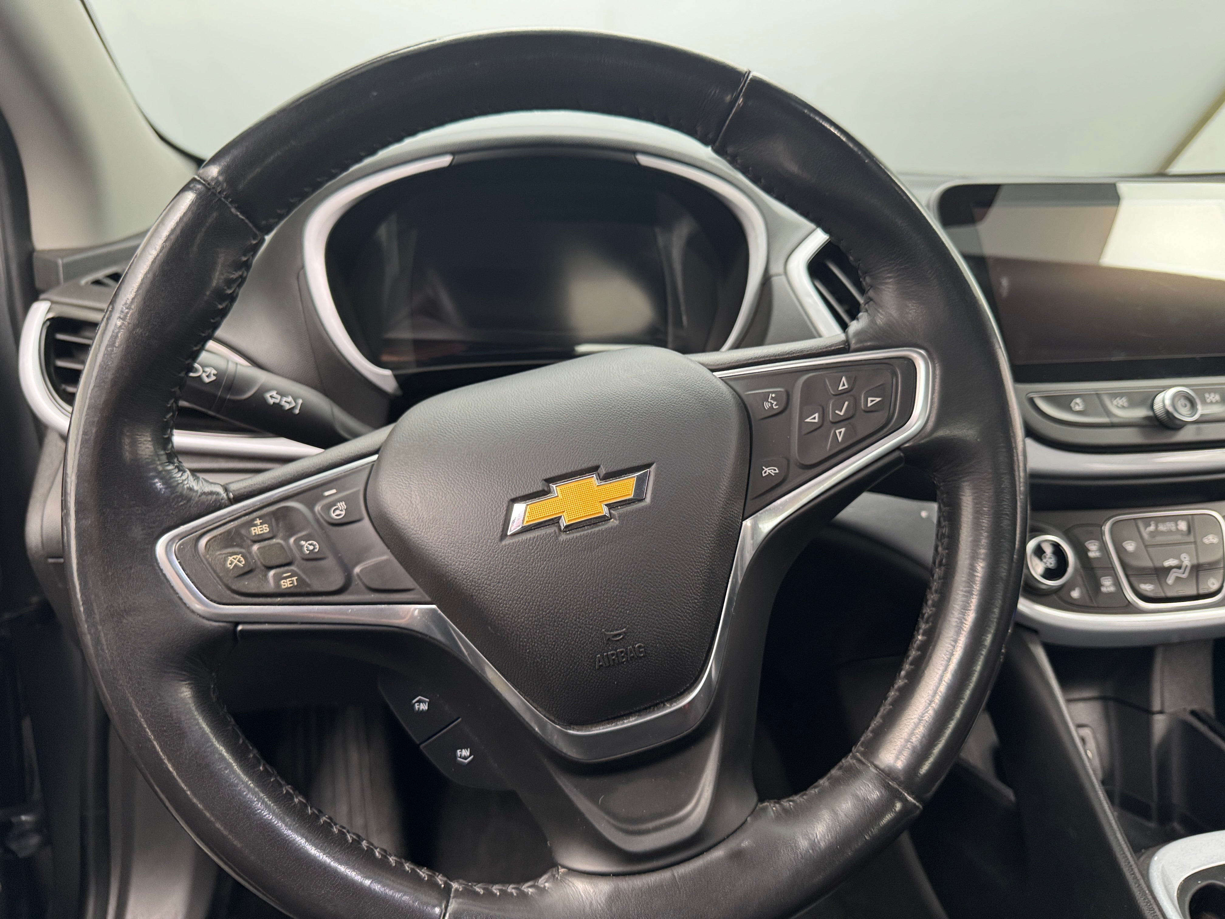 2018 Chevrolet Volt LT 4