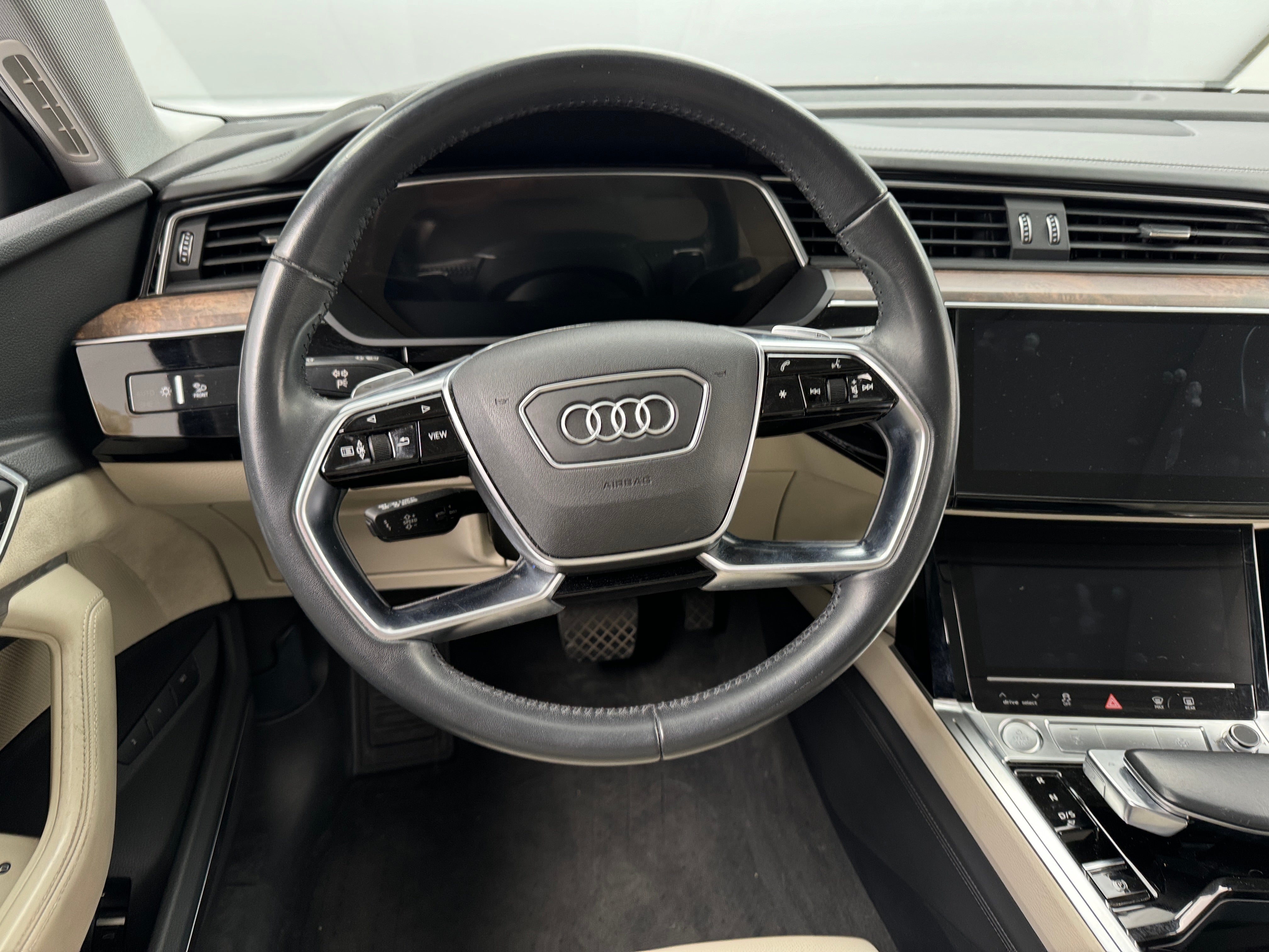 2019 Audi e-tron Prestige 4