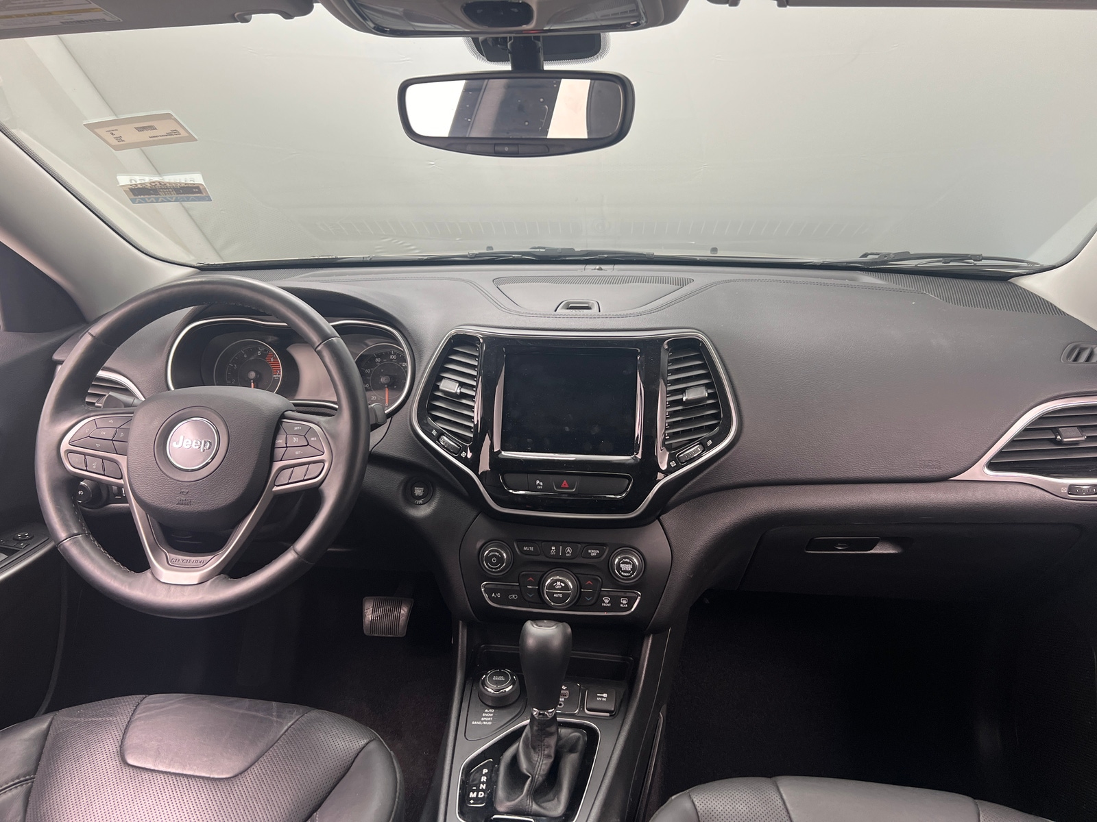 Thumbnail: 2019 Jeep Cherokee - 2
