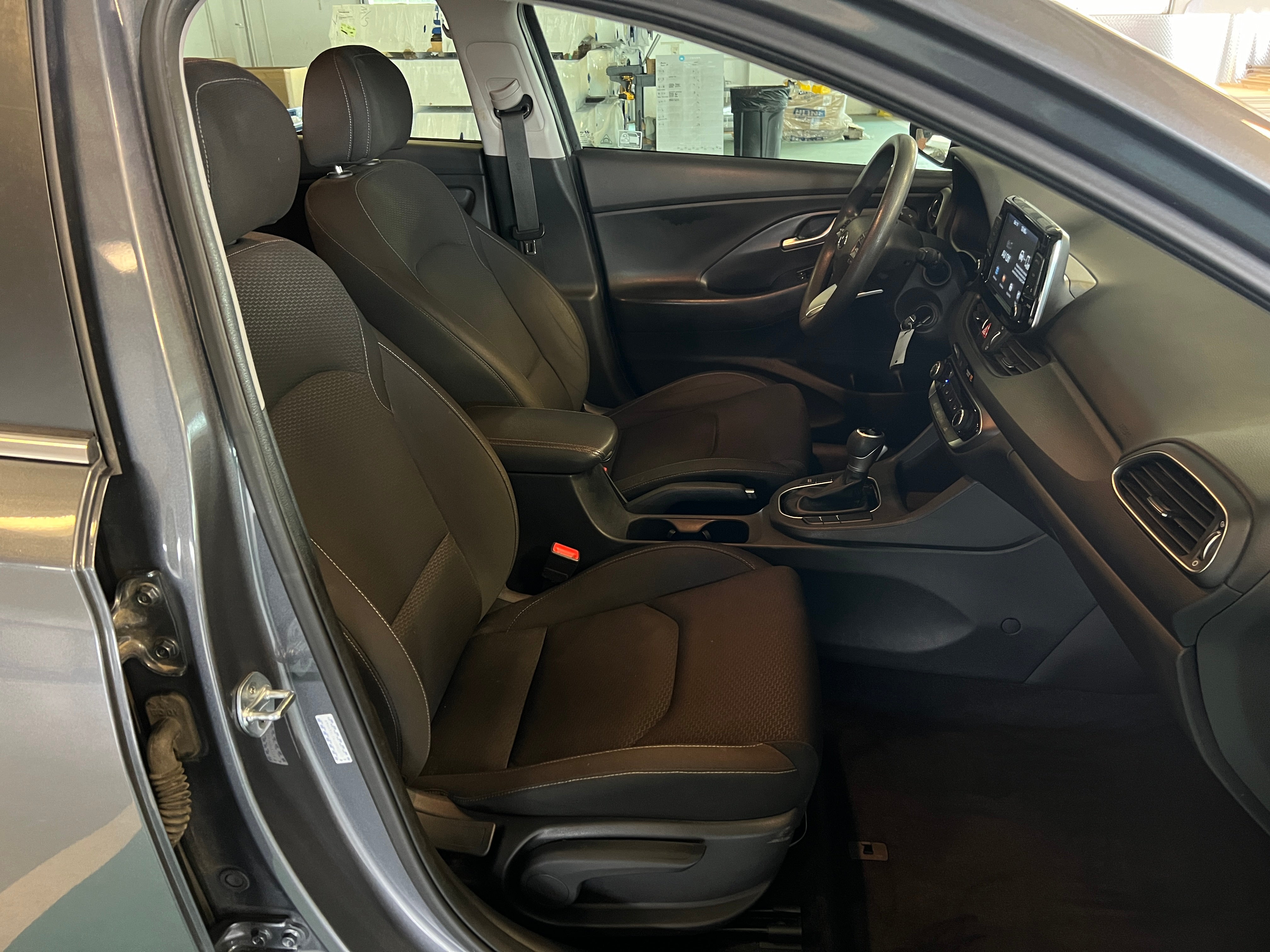 2018 Hyundai Elantra Base 2