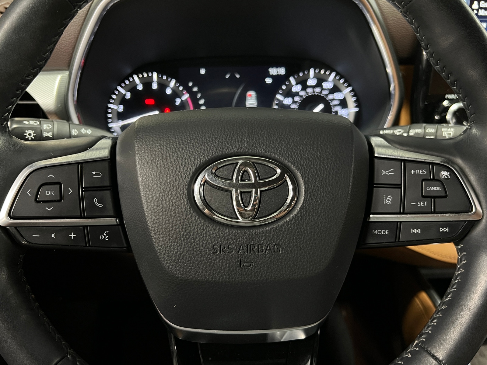 Thumbnail: 2021 Toyota Highlander - 4