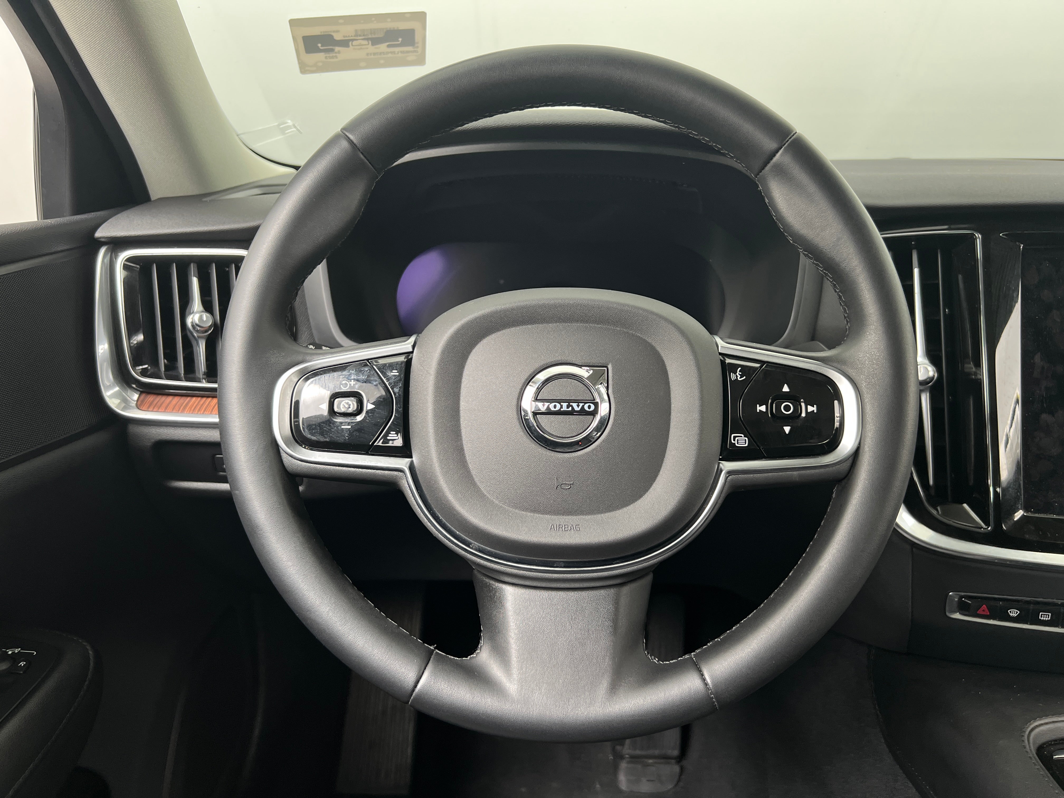 2023 Volvo S60 T8 Plus 5