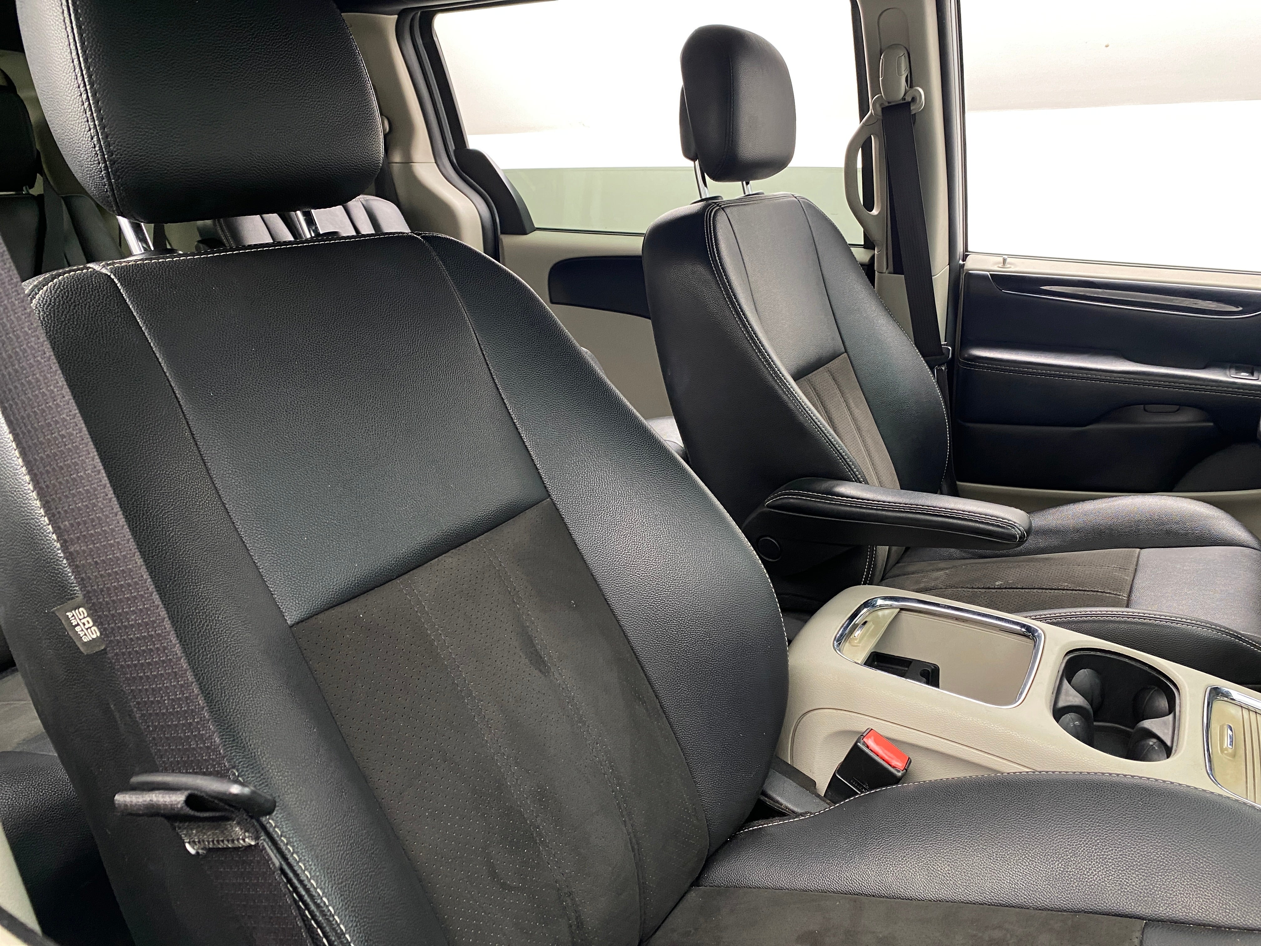 2020 Dodge Grand Caravan SXT 2