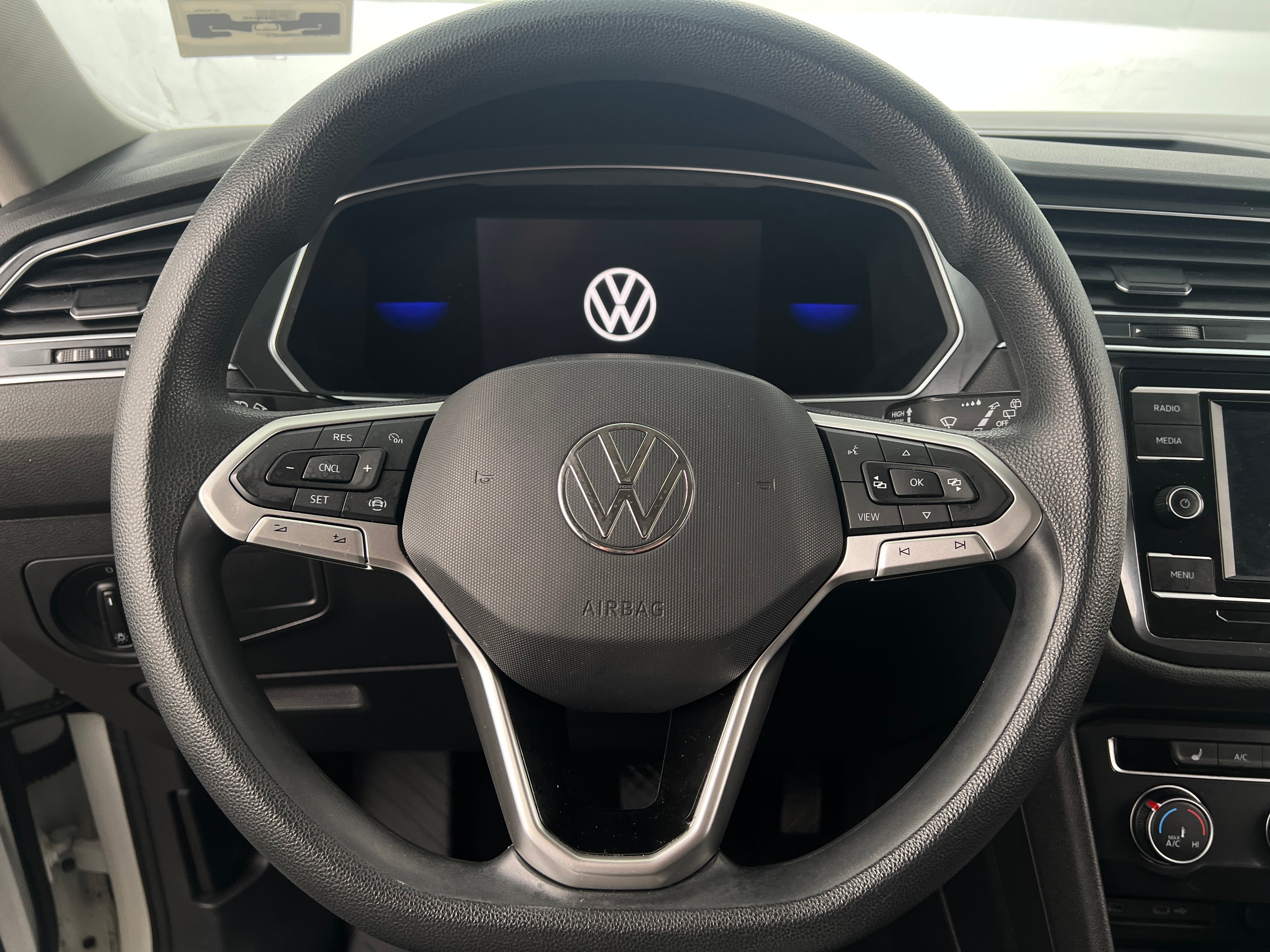 2022 Volkswagen Tiguan S 5