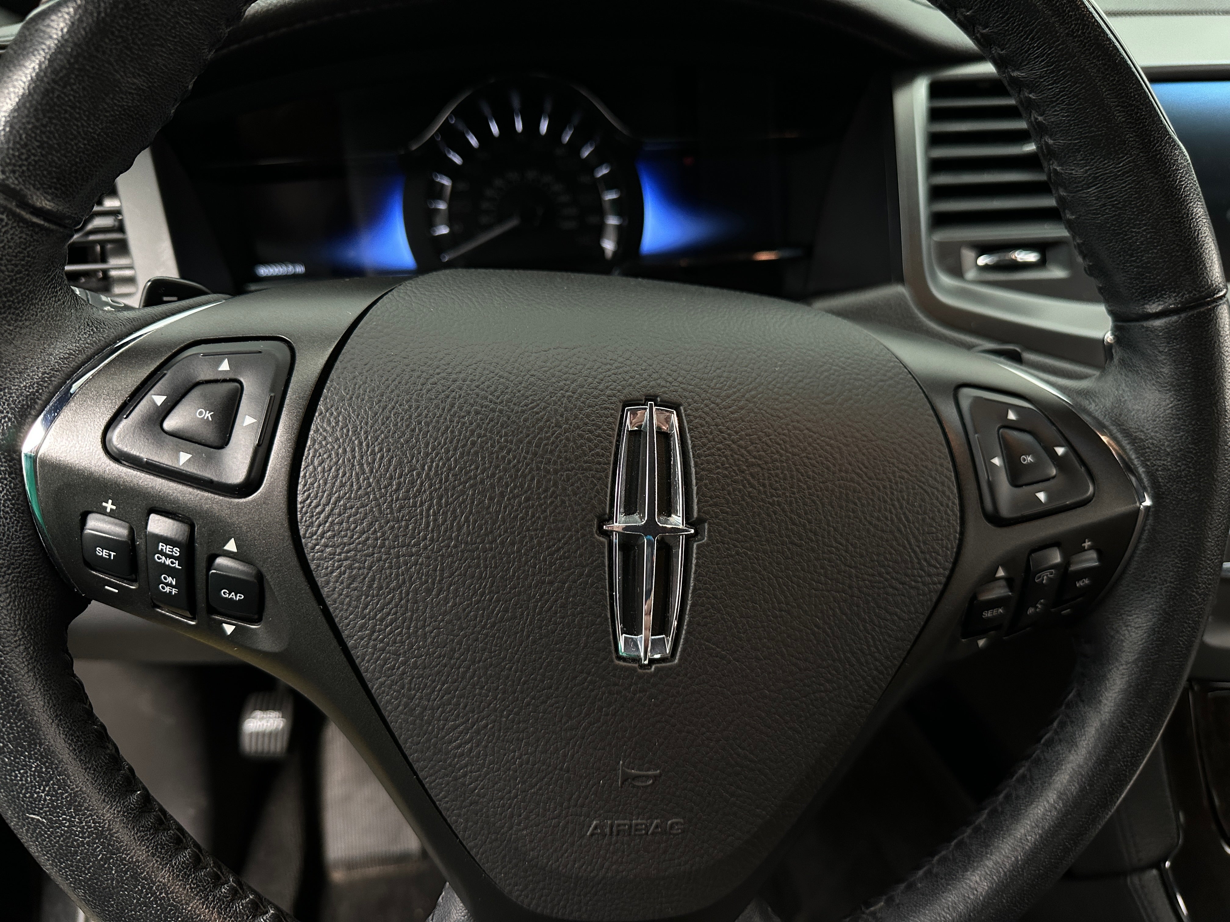 2015 Lincoln MKS  5