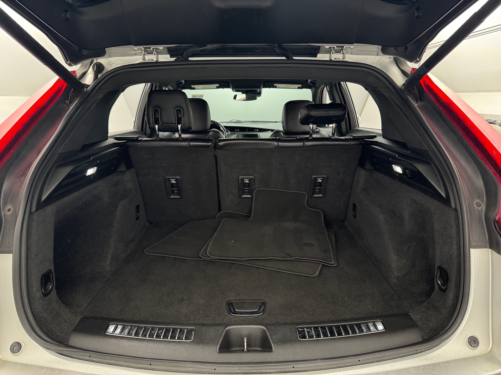 Thumbnail: 2020 Cadillac XT4 - 6