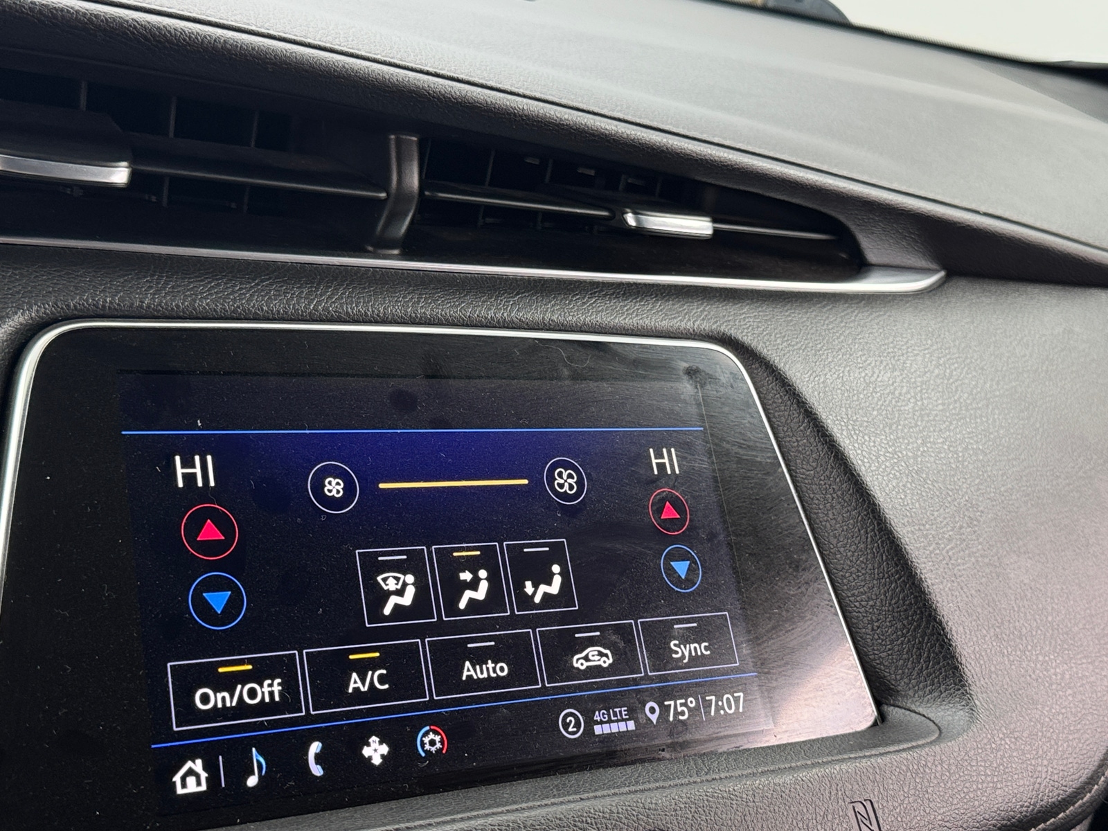 Thumbnail: 2020 Cadillac XT4 - 3