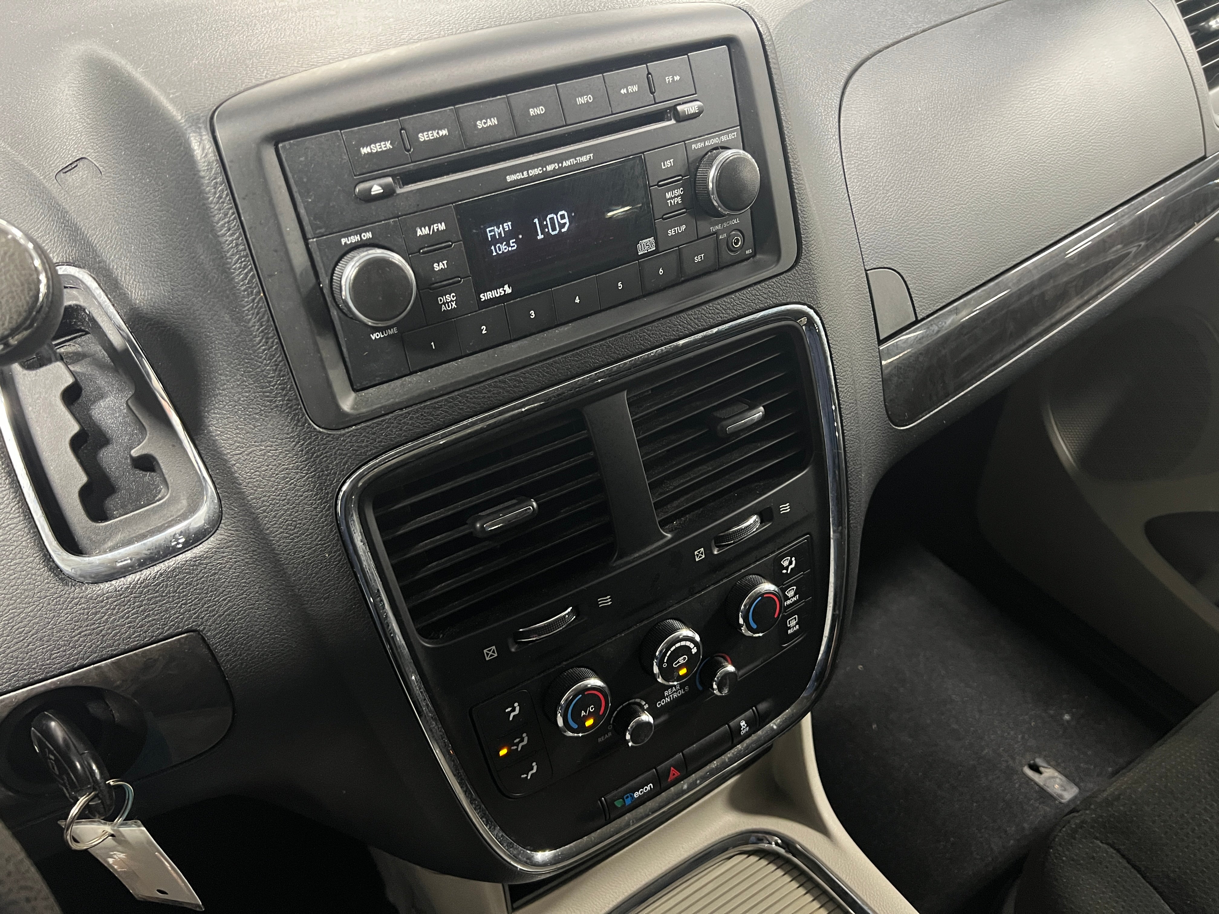 2016 Dodge Grand Caravan SXT 4