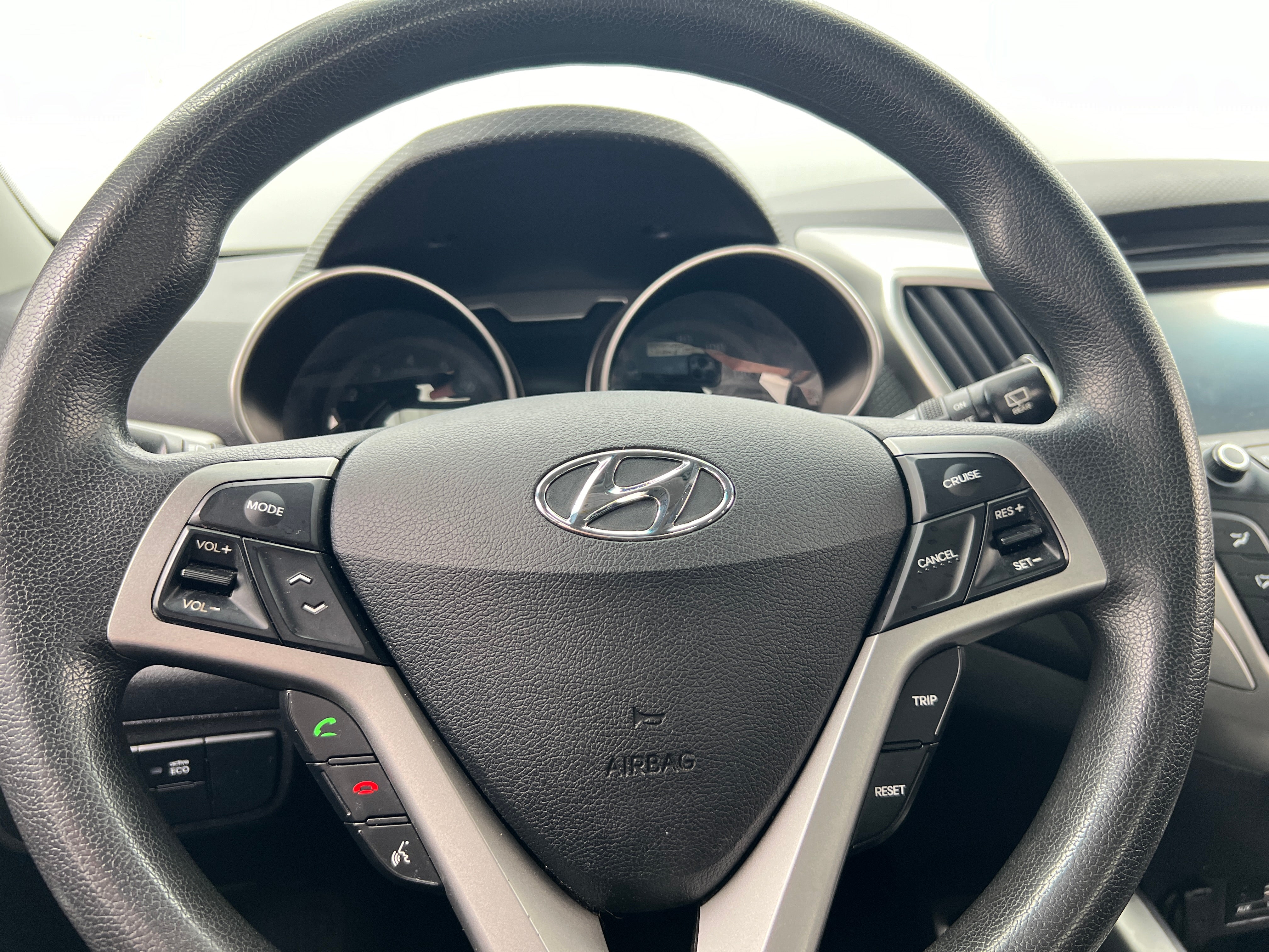 2016 Hyundai Veloster Base 4