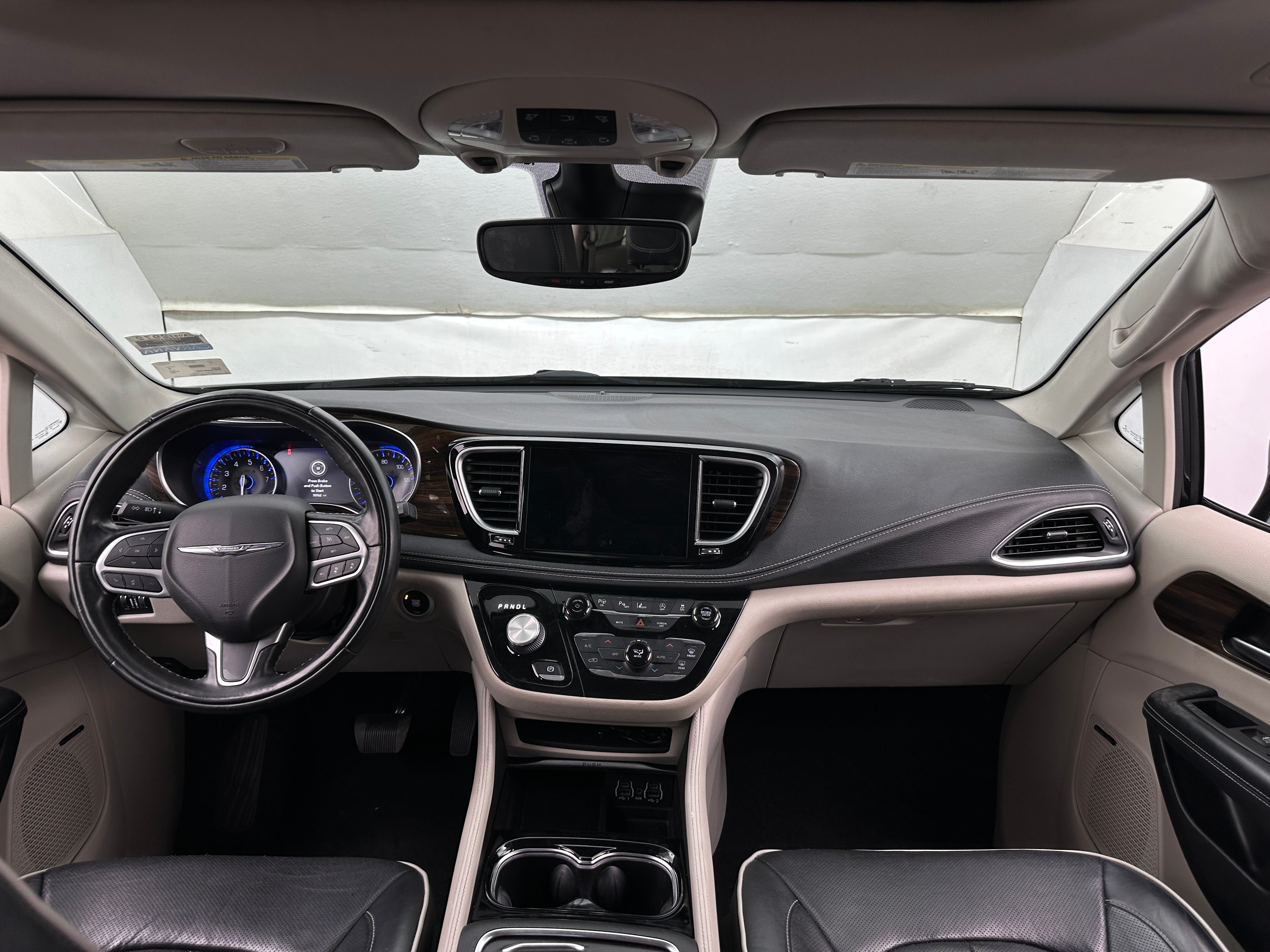 2022 Chrysler Pacifica Limited 3