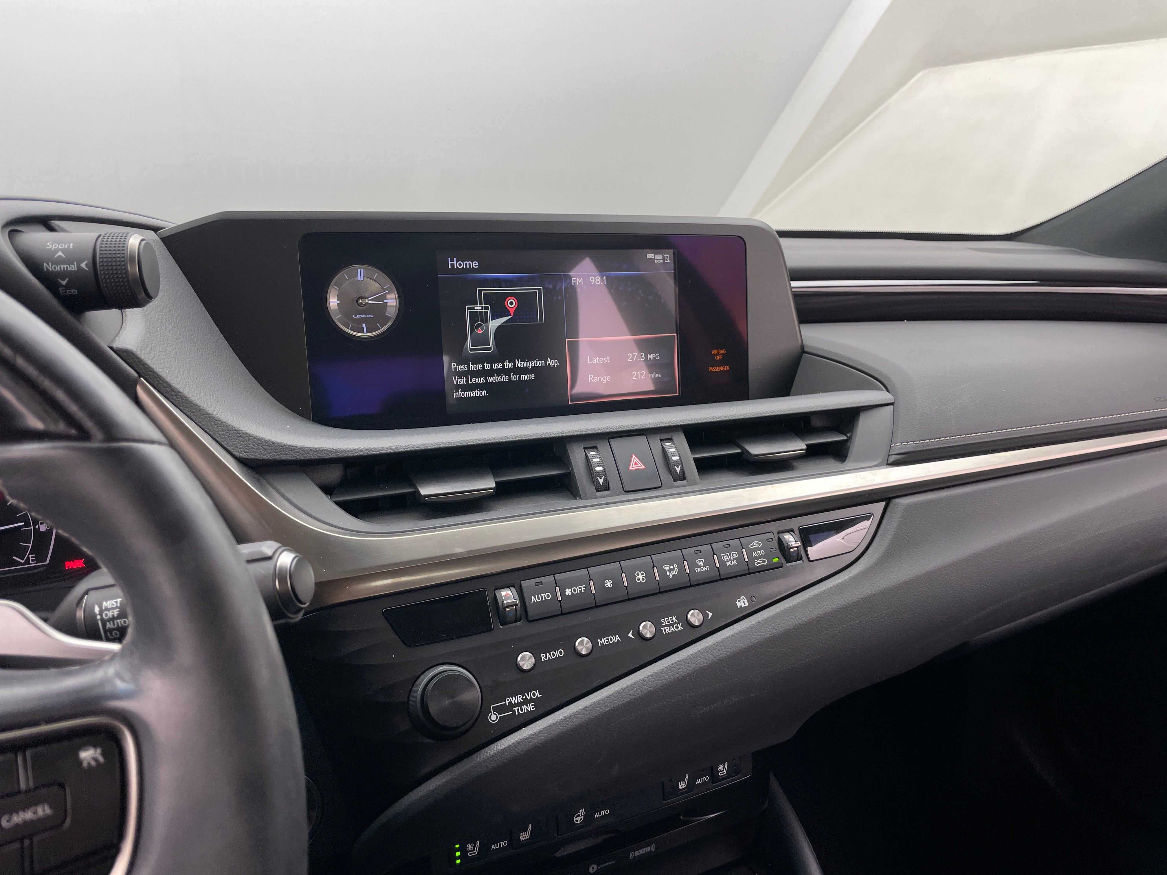 2019 Lexus ES  4