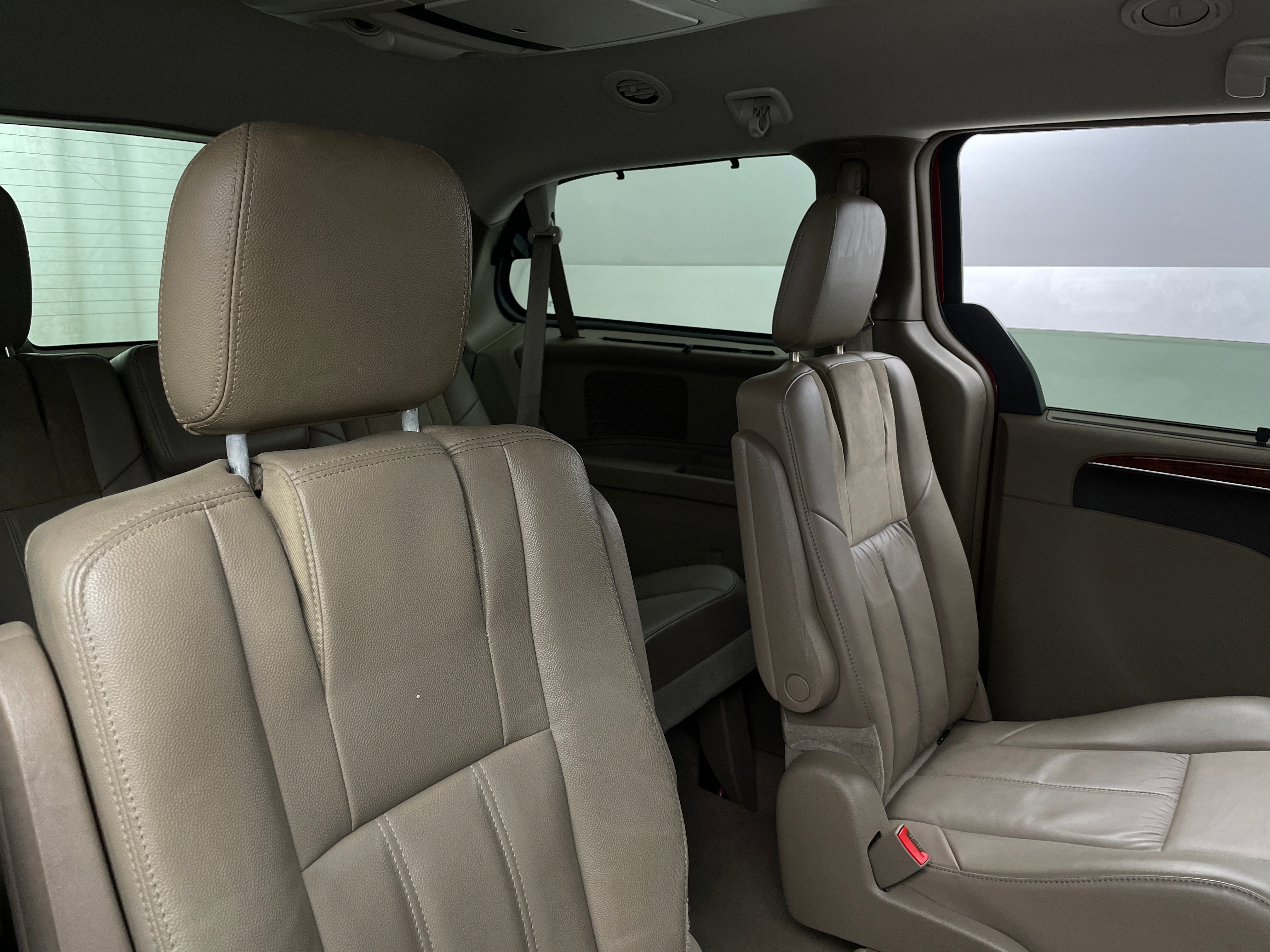 2012 Chrysler Town & Country  5