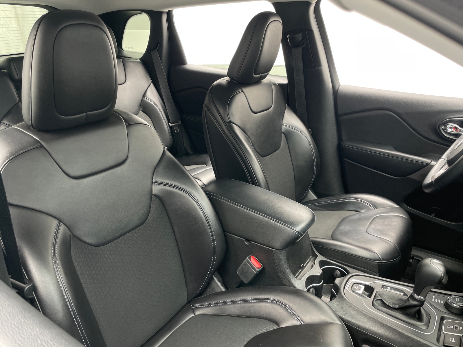 Thumbnail: 2019 Jeep Cherokee - 2