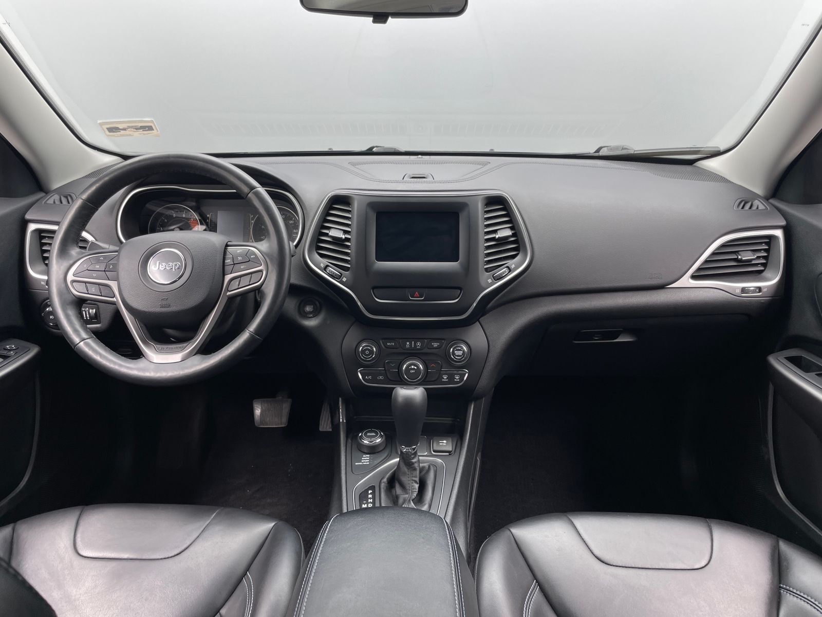 Thumbnail: 2019 Jeep Cherokee - 3