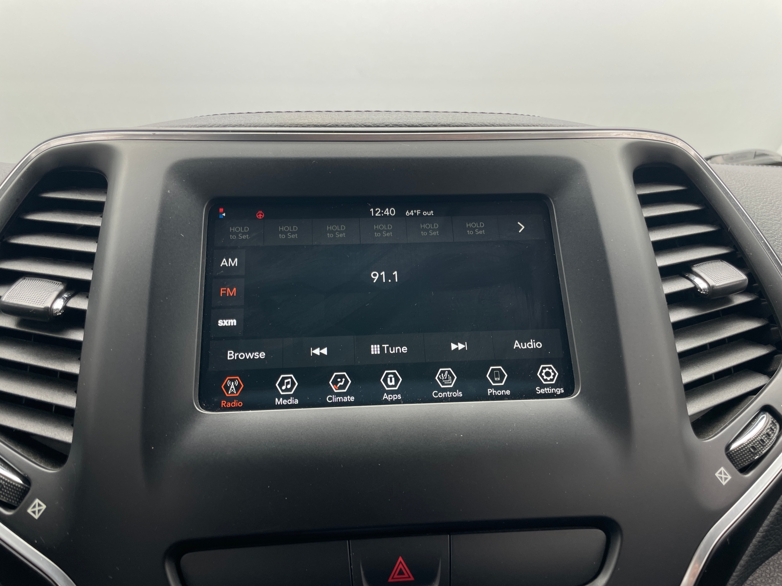 Thumbnail: 2019 Jeep Cherokee - 4