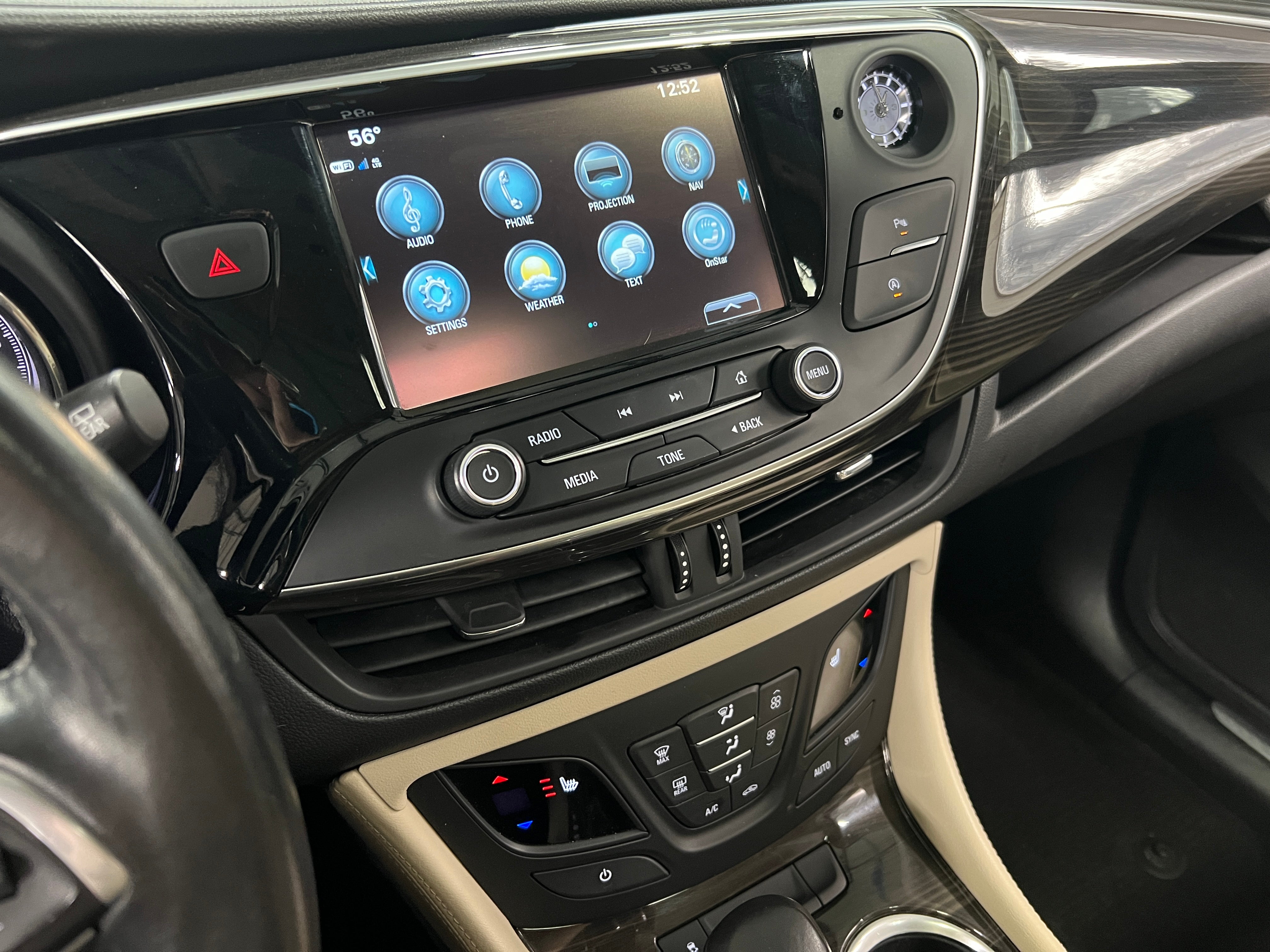 2019 Buick Envision Essence 3