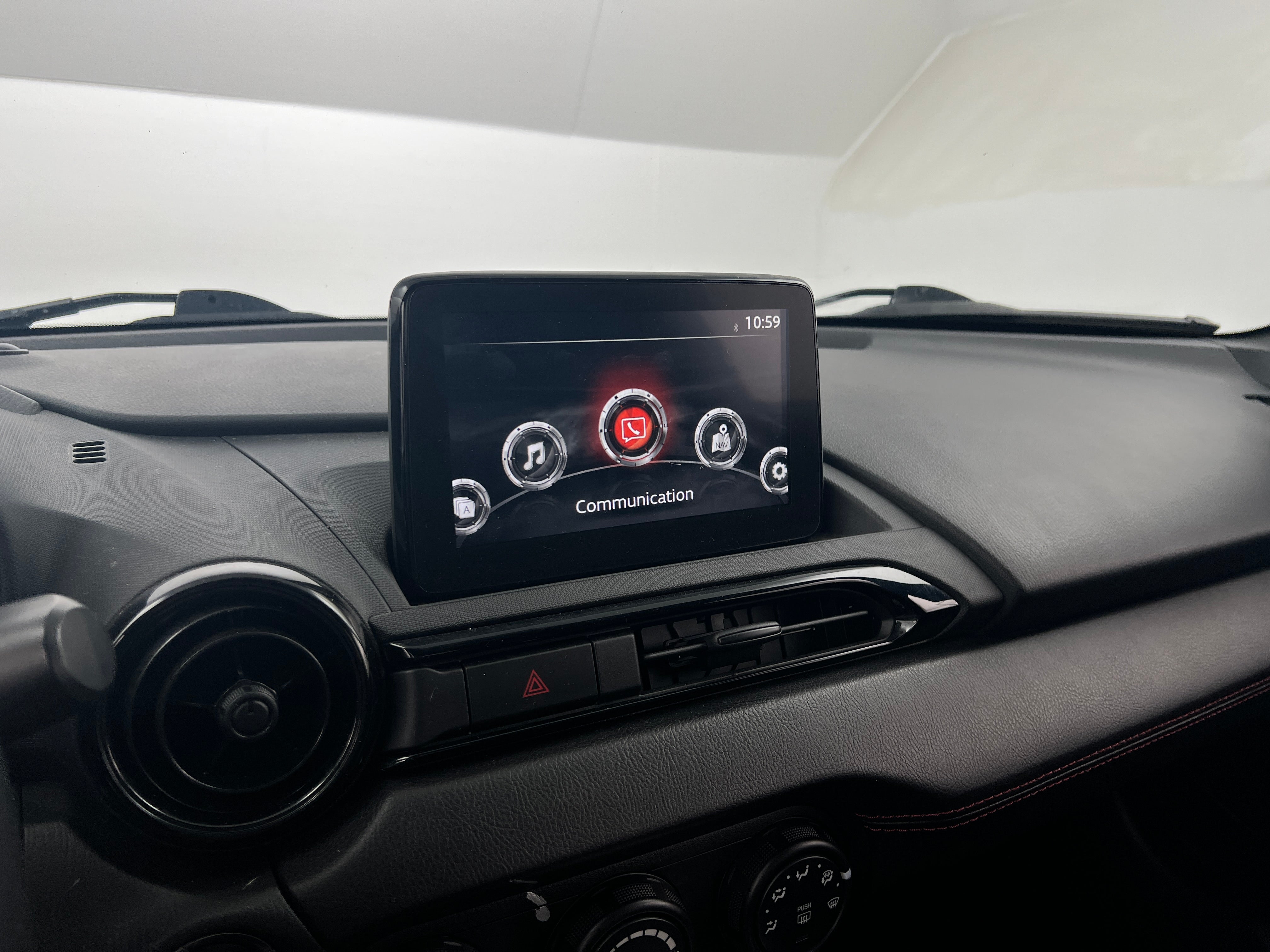 Thumbnail: 2018 Mazda MX-5 Miata - 3