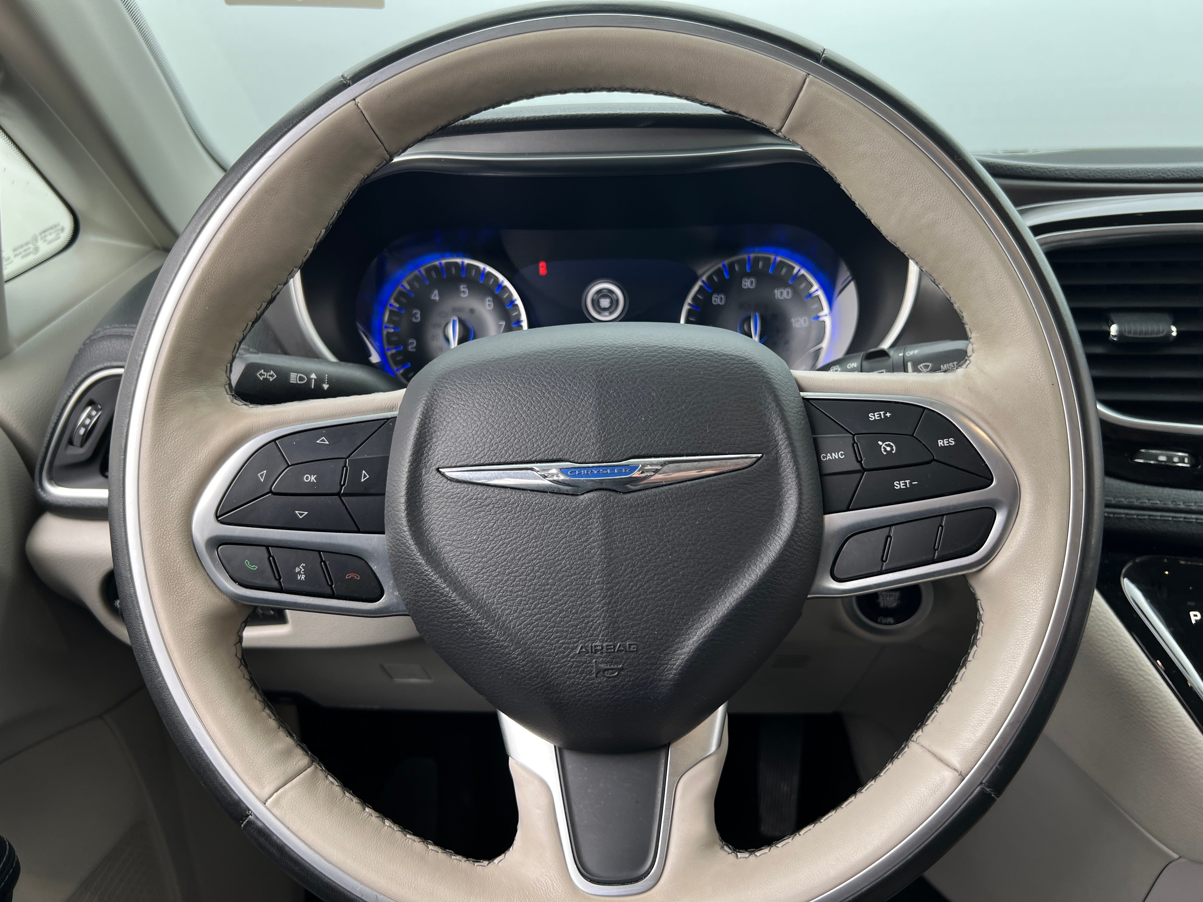 2019 Chrysler Pacifica Limited 5