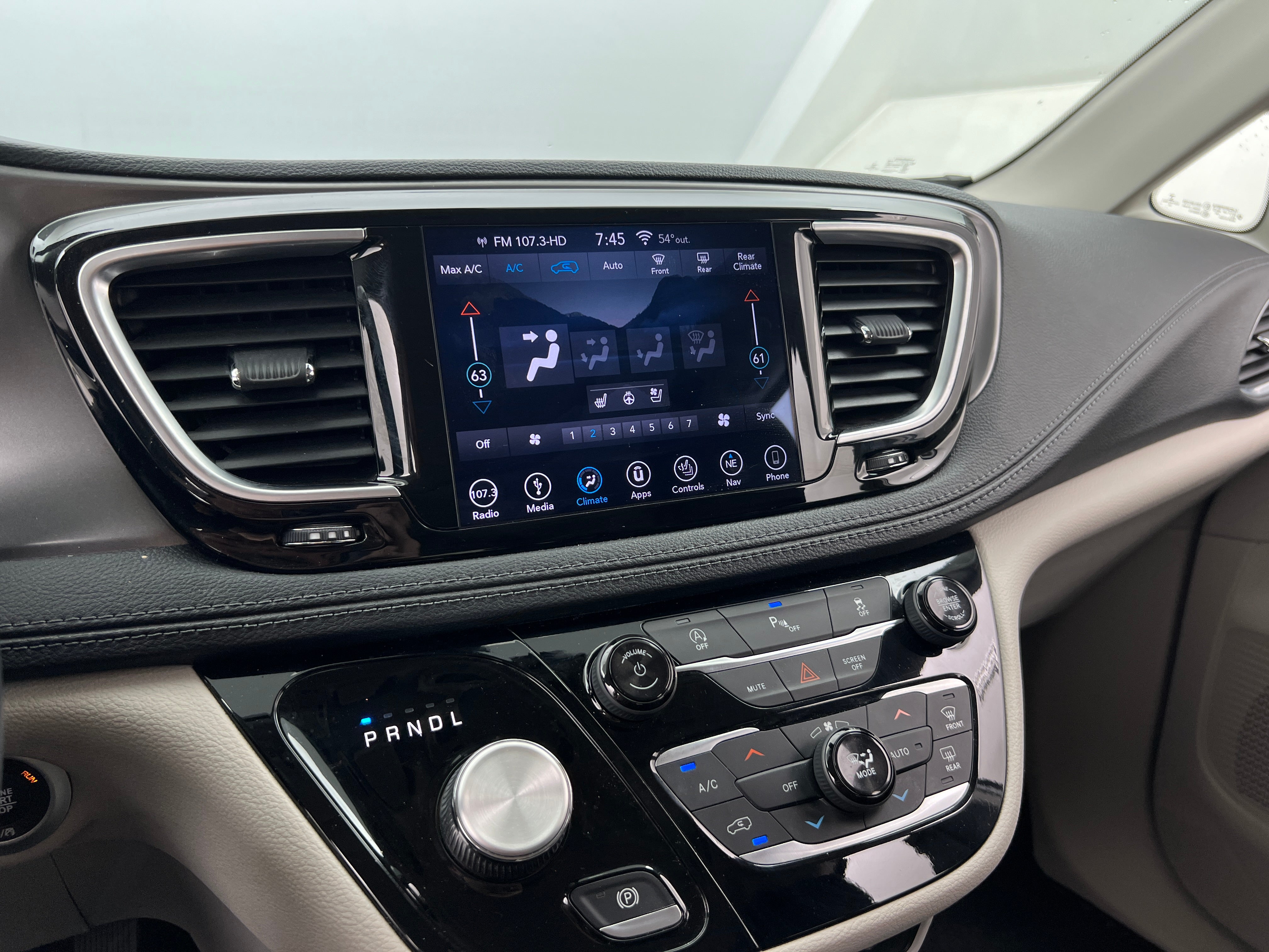 2019 Chrysler Pacifica Limited 4