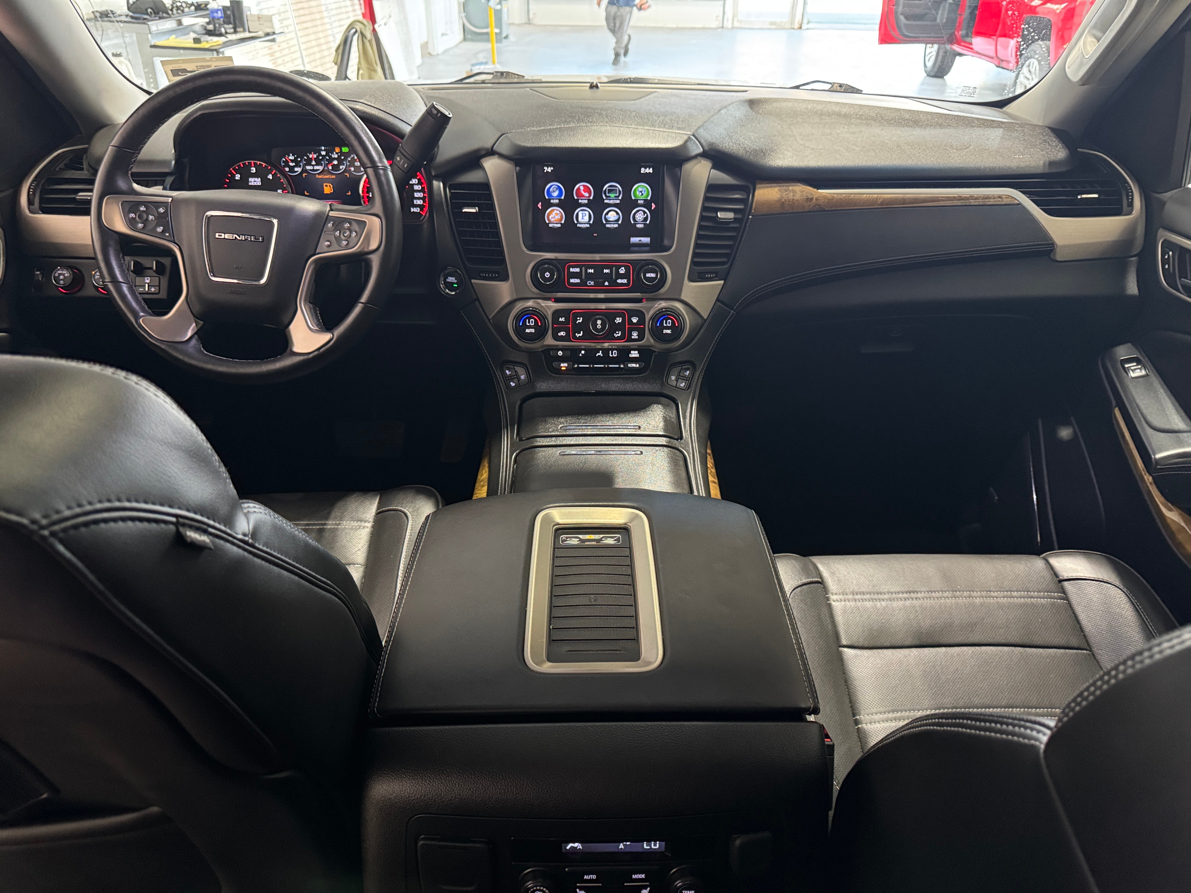 2016 GMC Yukon XL Denali 2