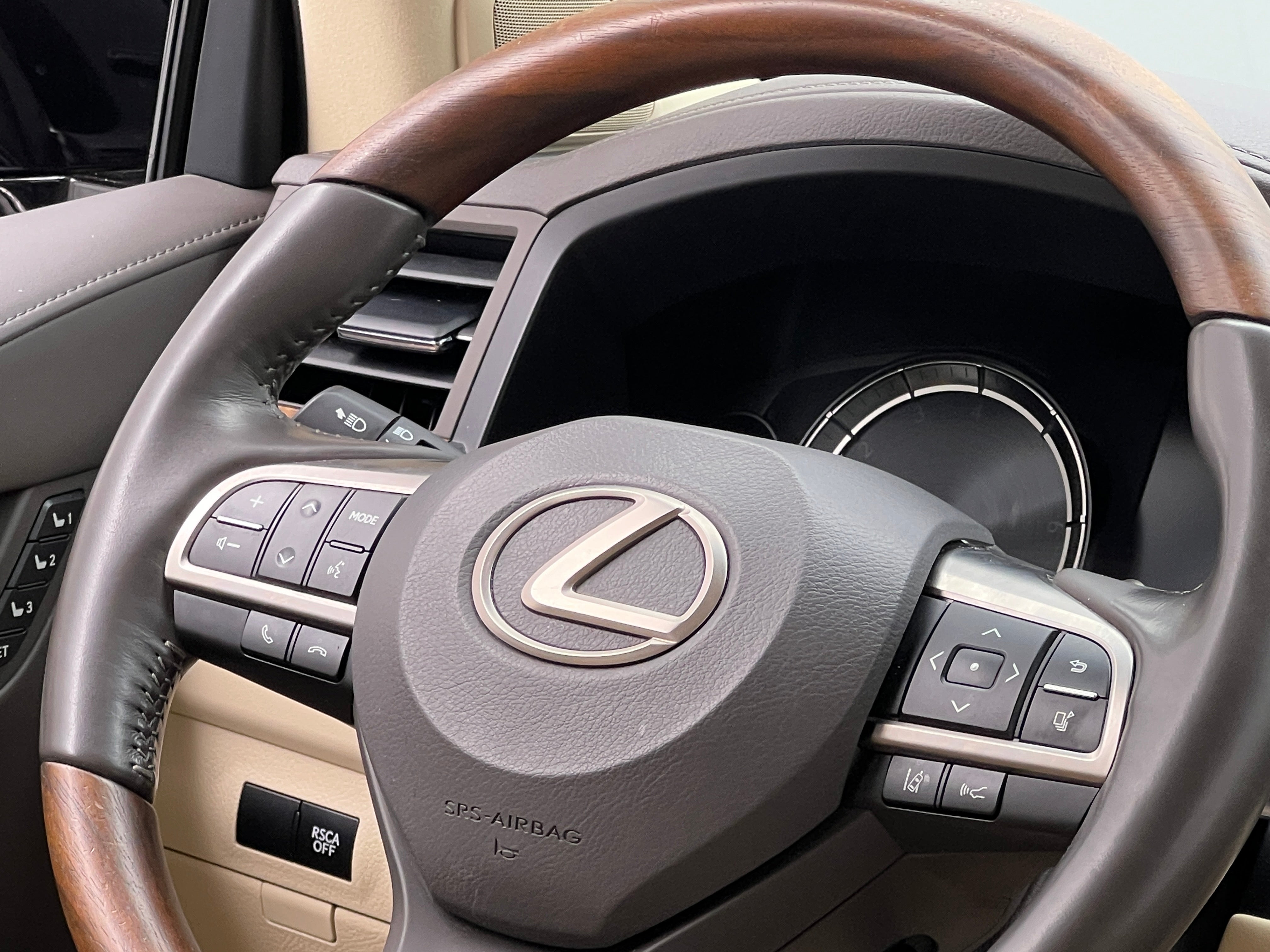 2017 Lexus LX 570 4