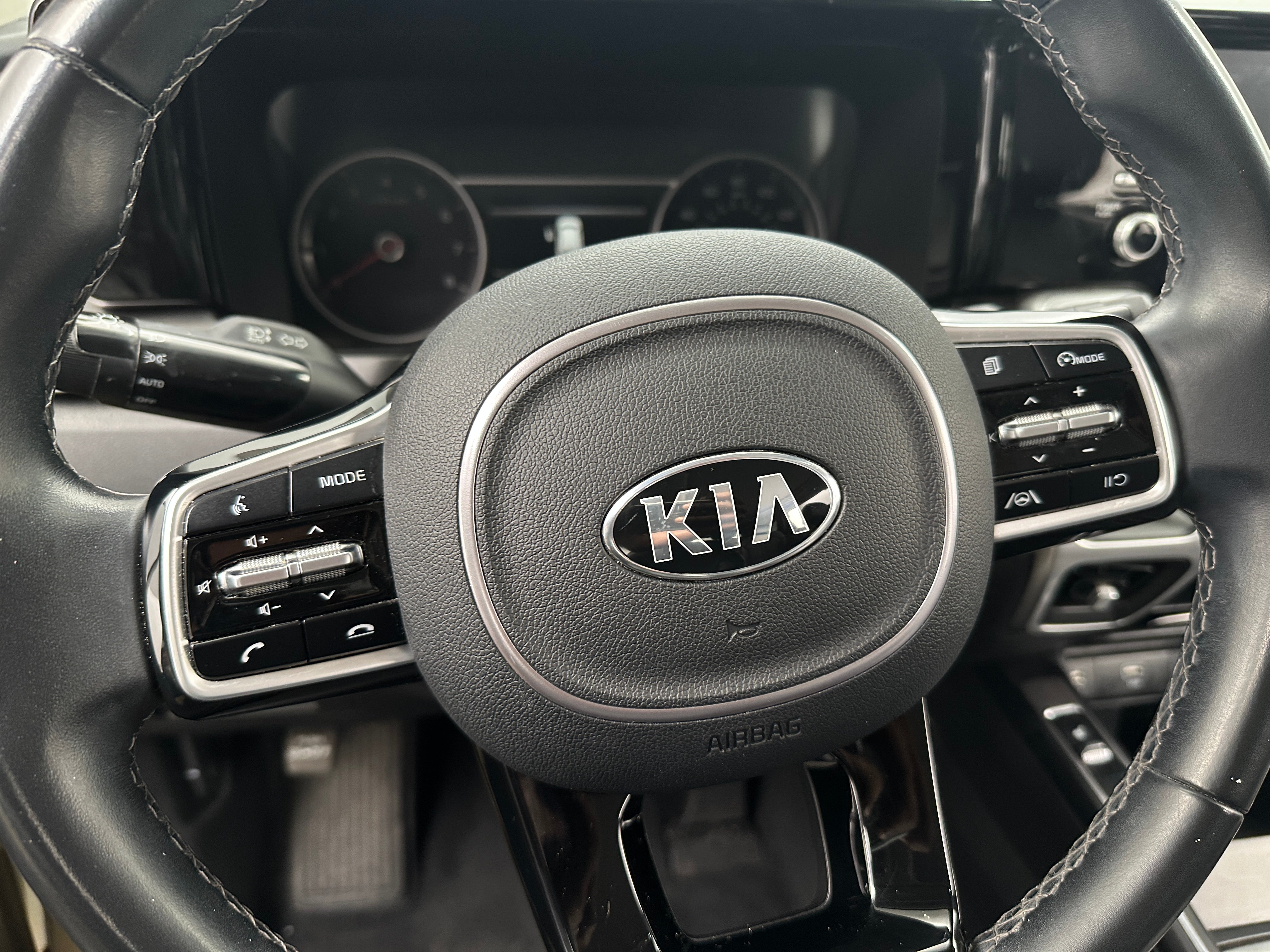 2021 Kia Sorento S 4