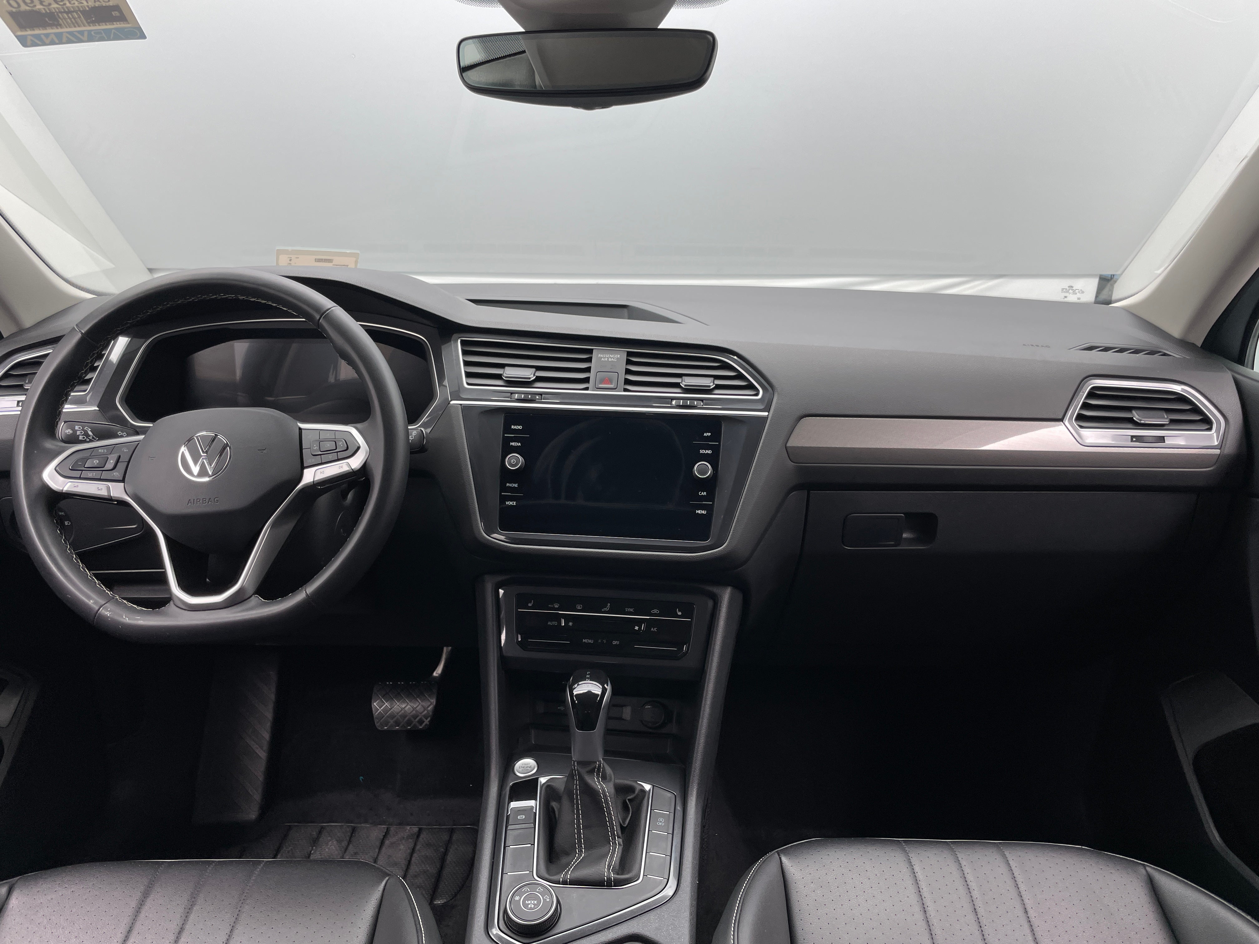 2024 Volkswagen Tiguan SE 3