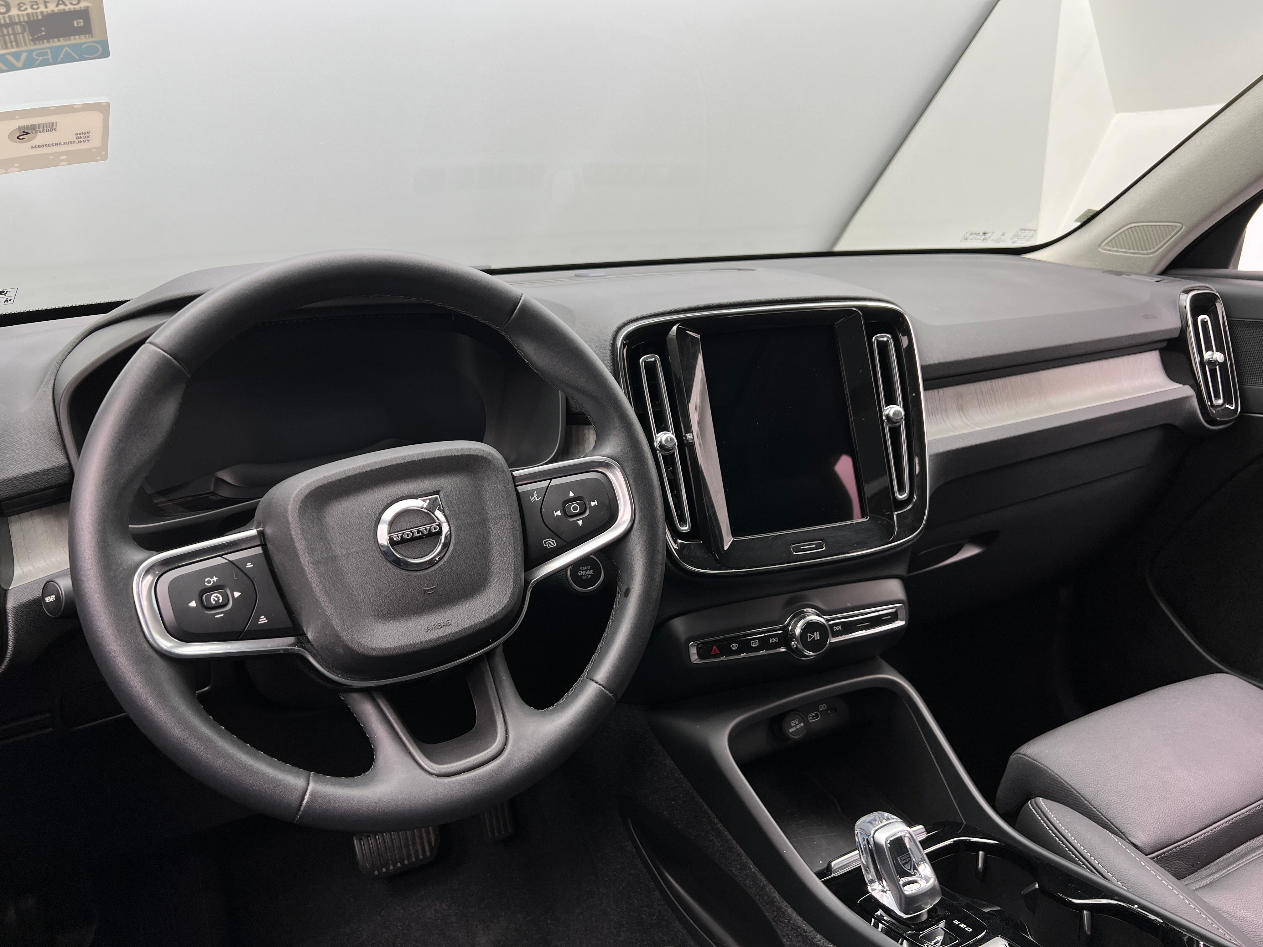 2024 Volvo XC40 B5 Plus 3