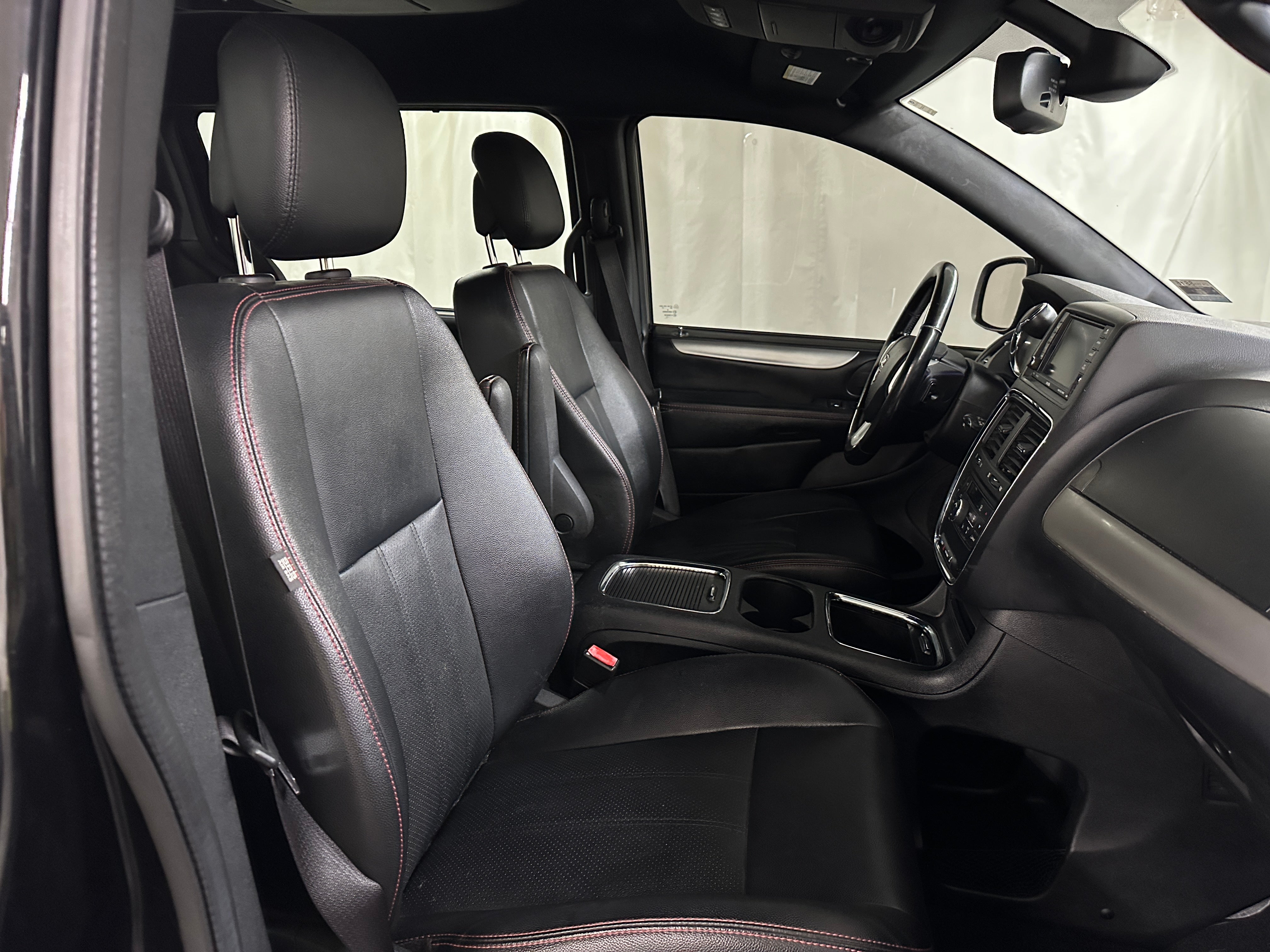 2019 Dodge Grand Caravan SE 2