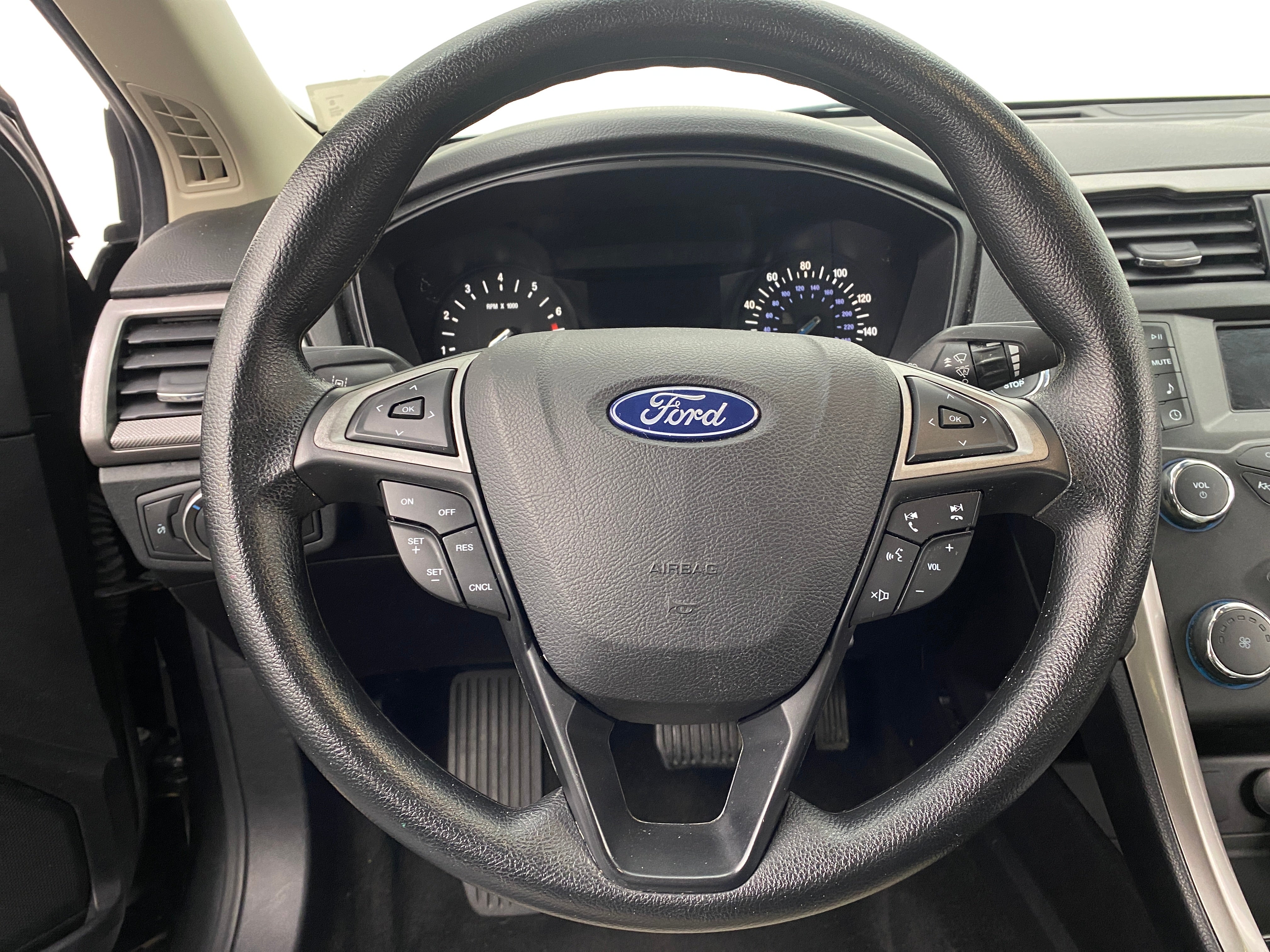 2019 Ford Fusion S 5