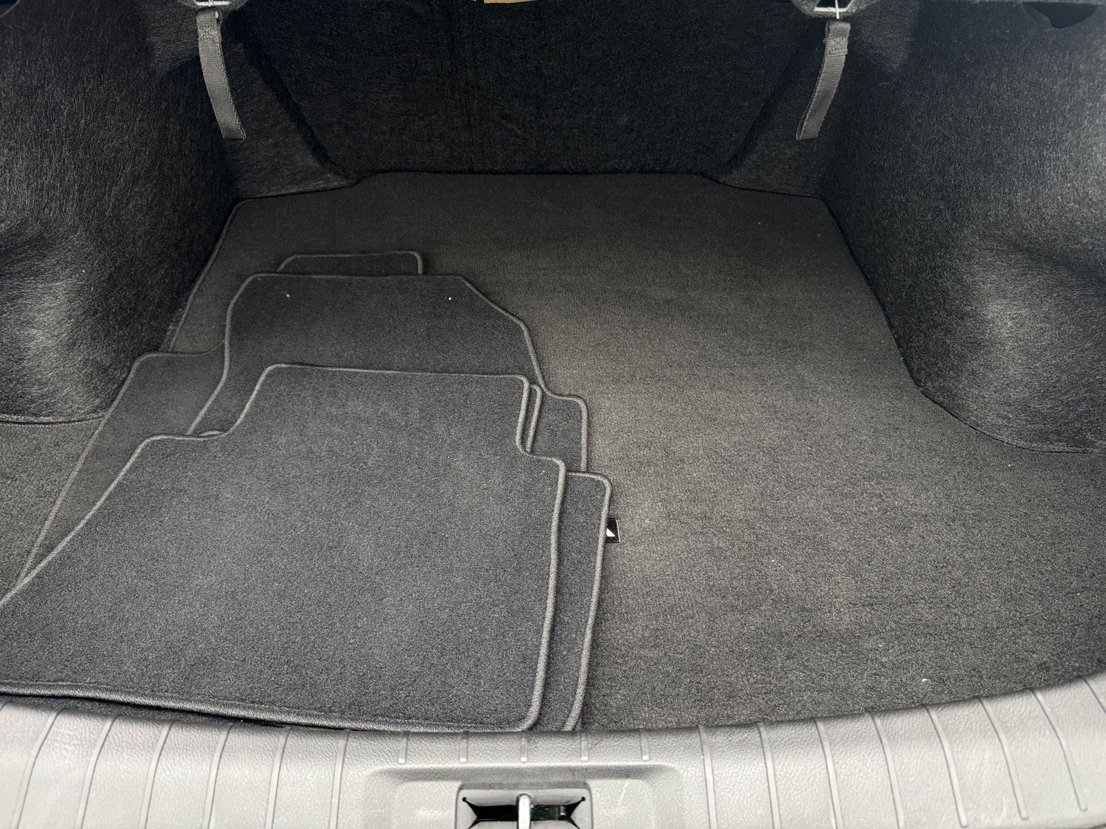 Thumbnail: 2016 Nissan Maxima - 6