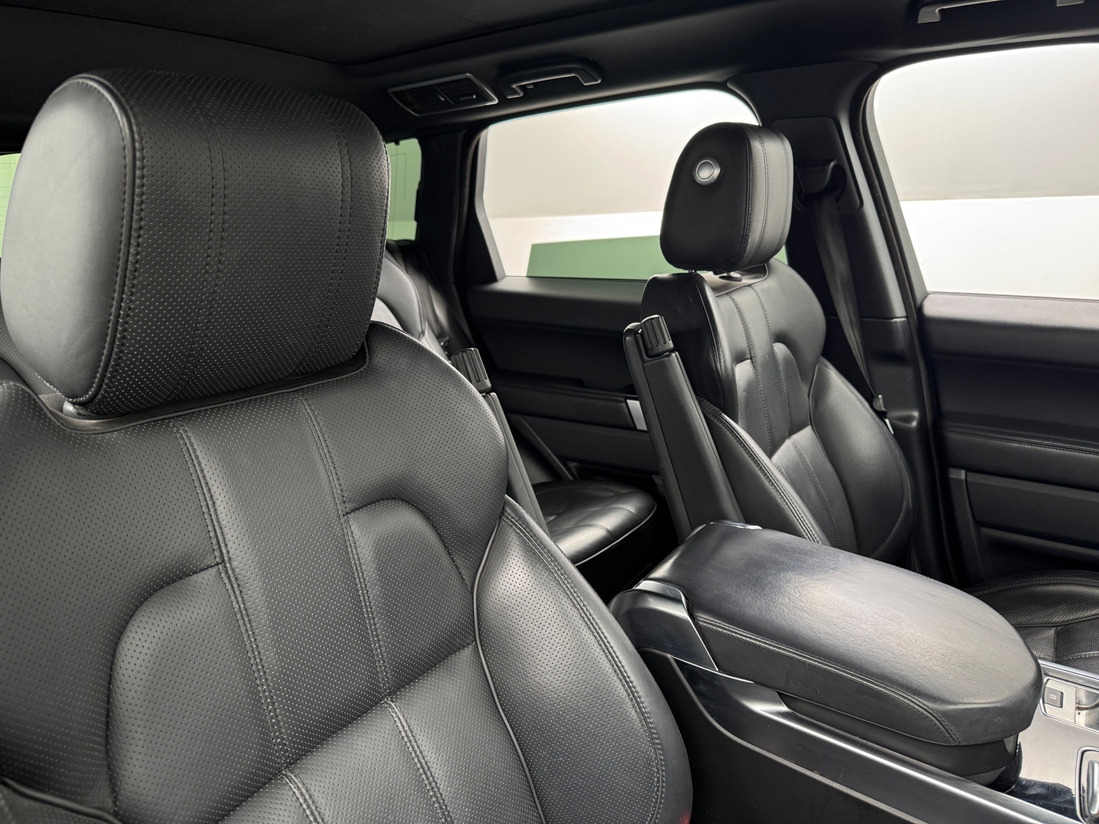 Thumbnail: 2016 Land Rover Range Rover Sport - 2