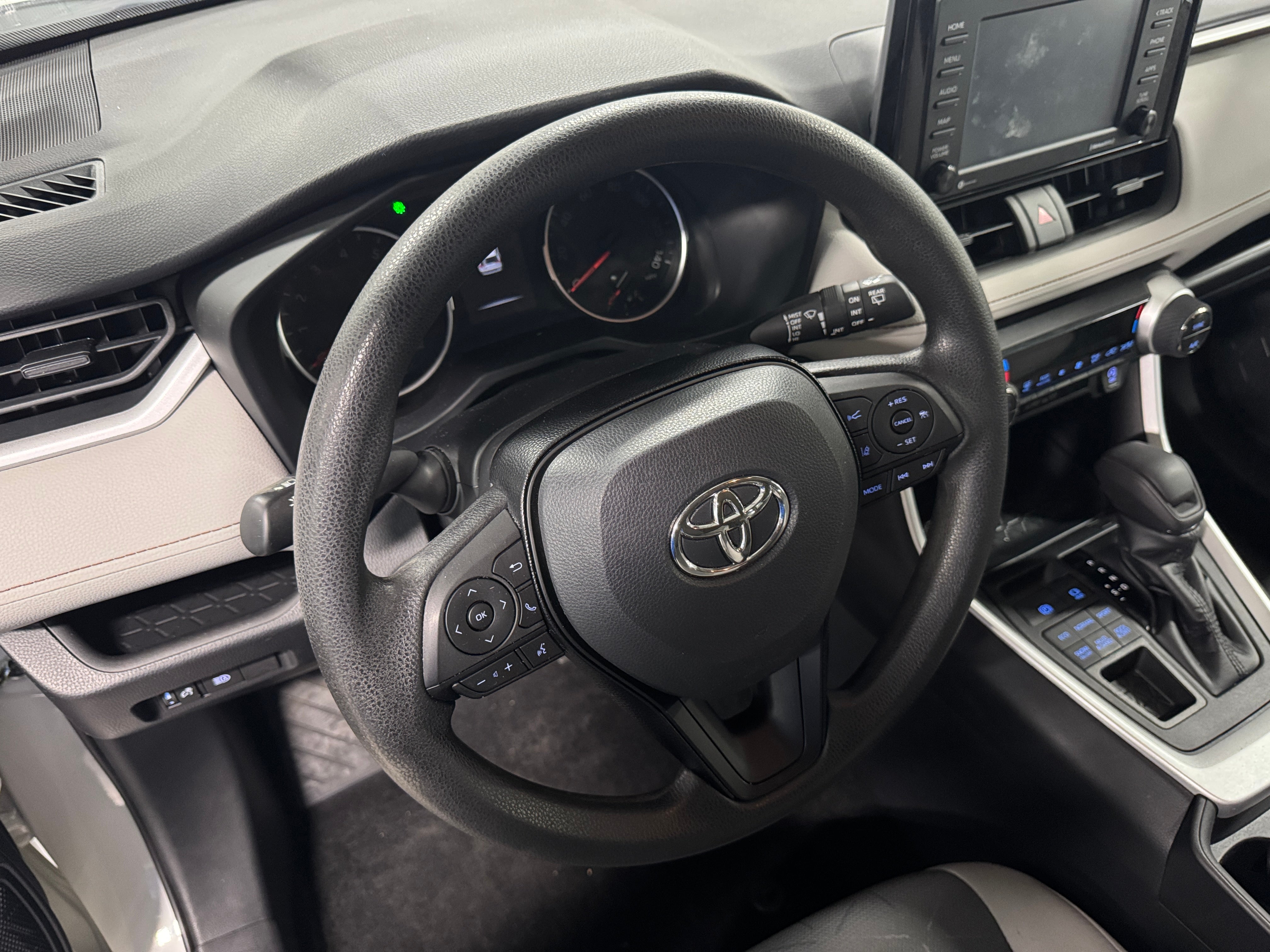 2021 Toyota RAV4 XLE 5