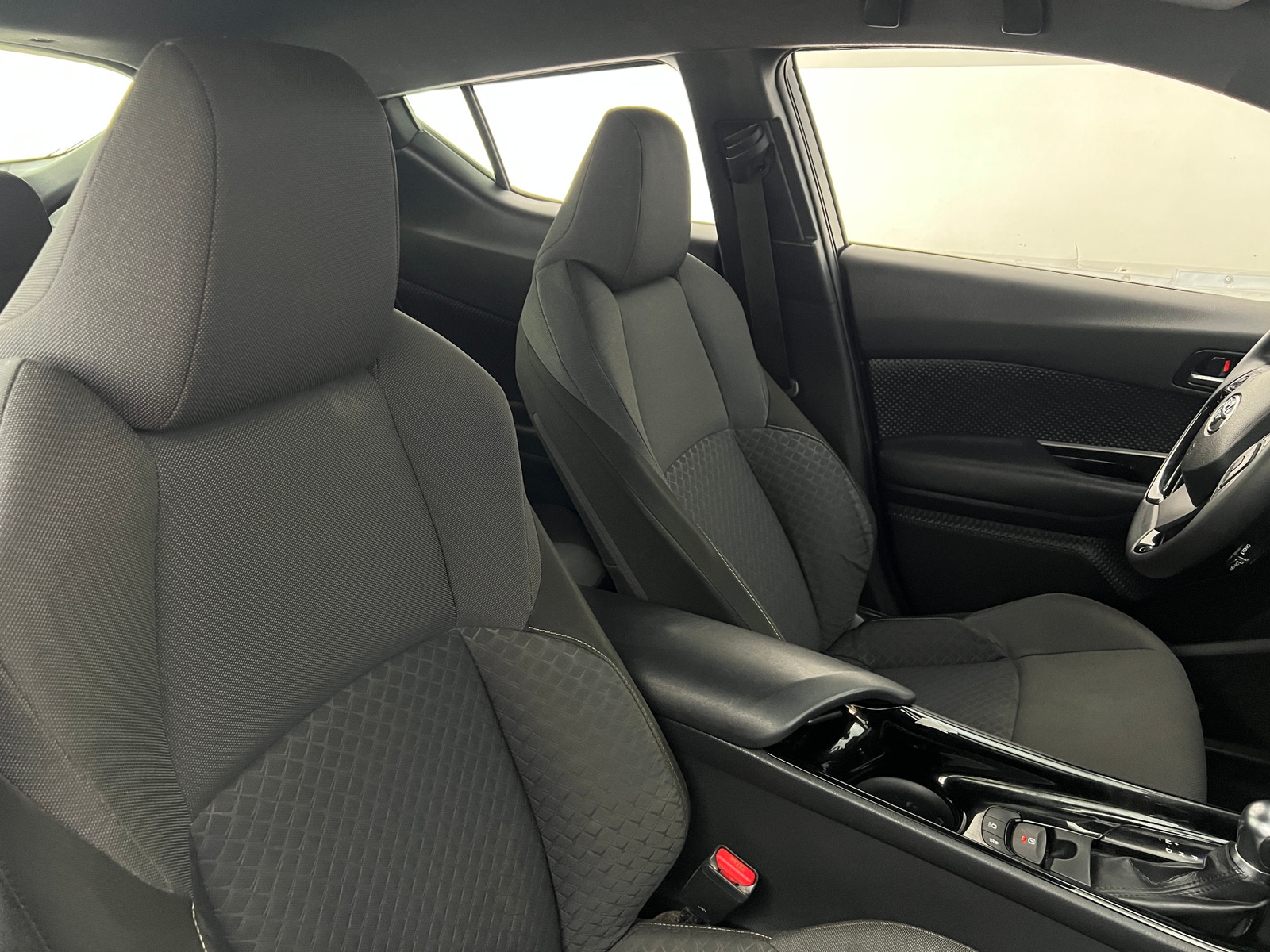 Thumbnail: 2021 Toyota C-HR - 2