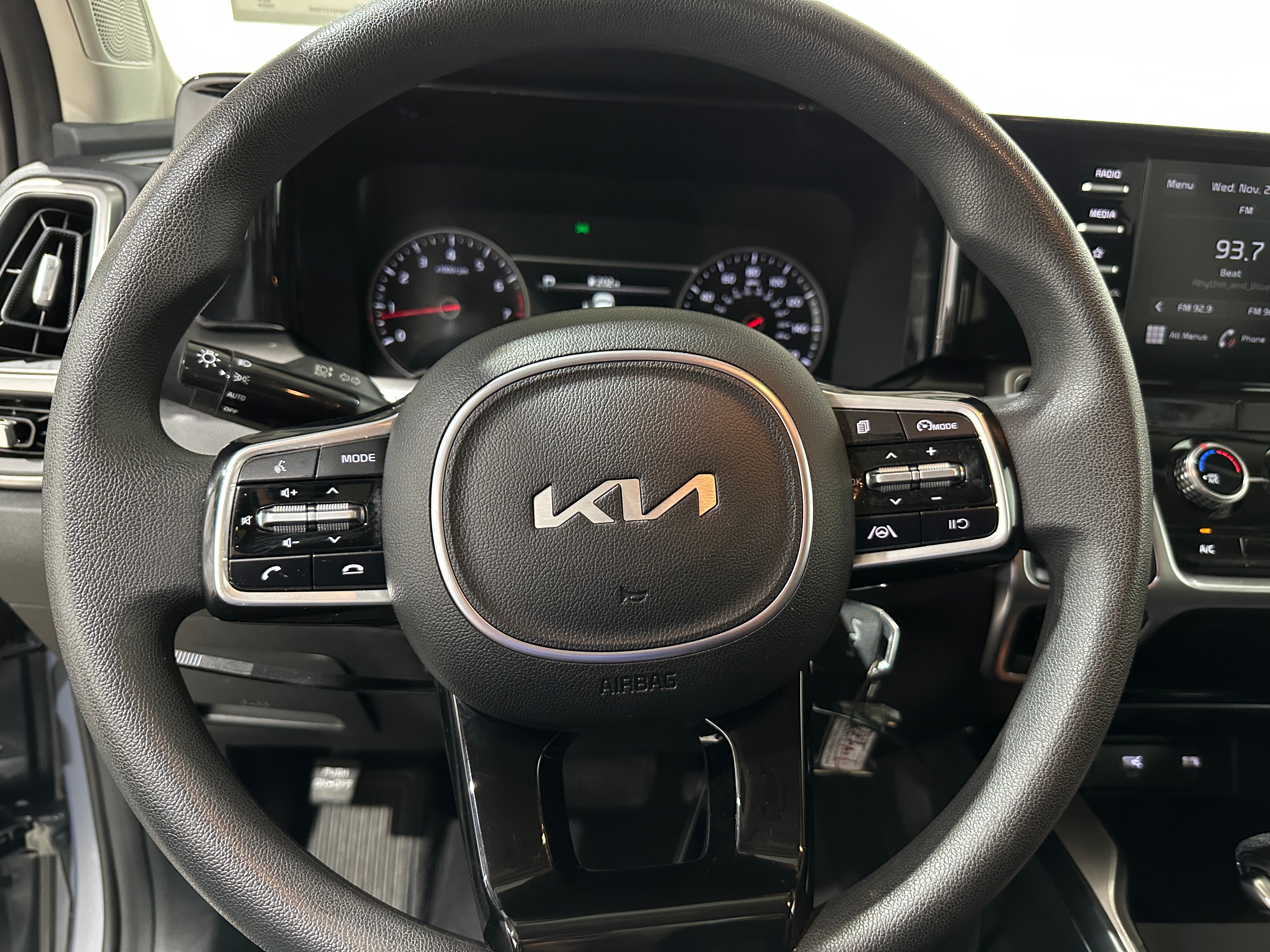 2023 Kia Sorento LX 5