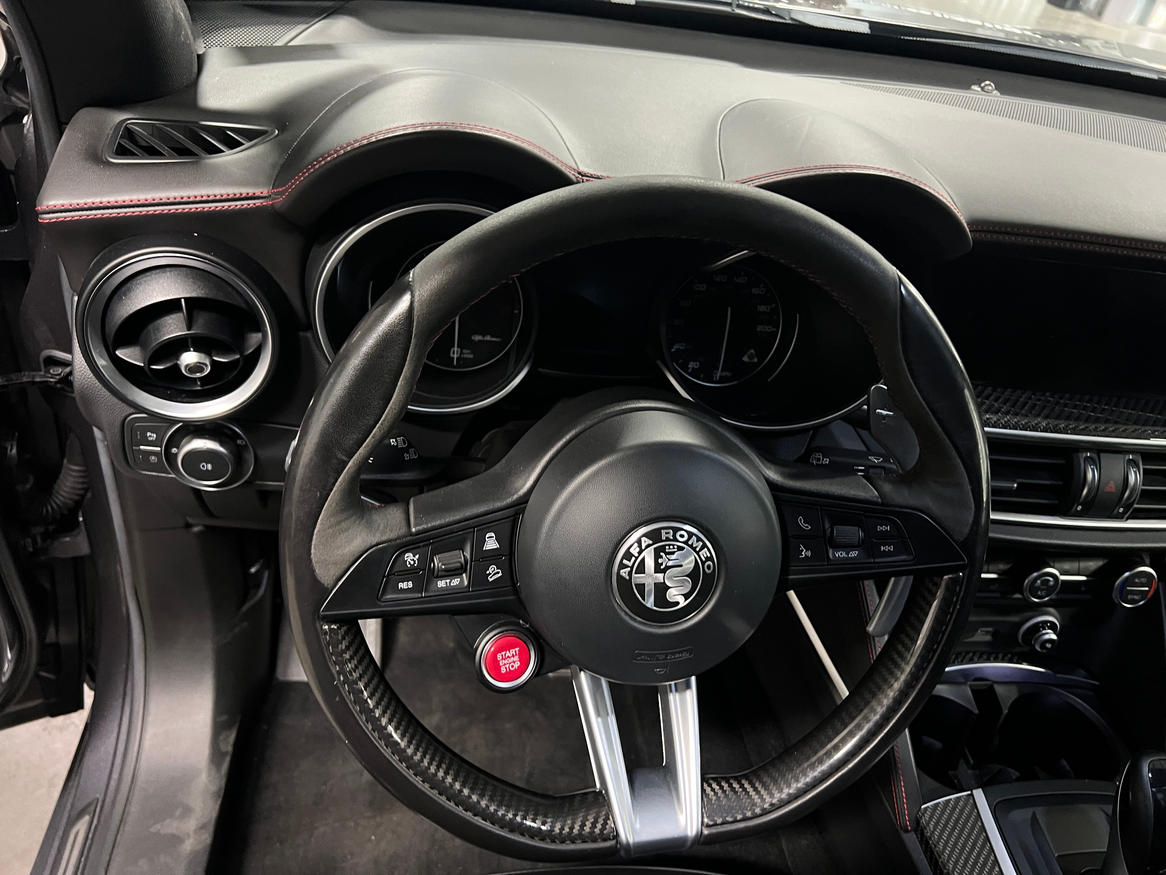 2018 Alfa Romeo Stelvio Quadrifoglio 5