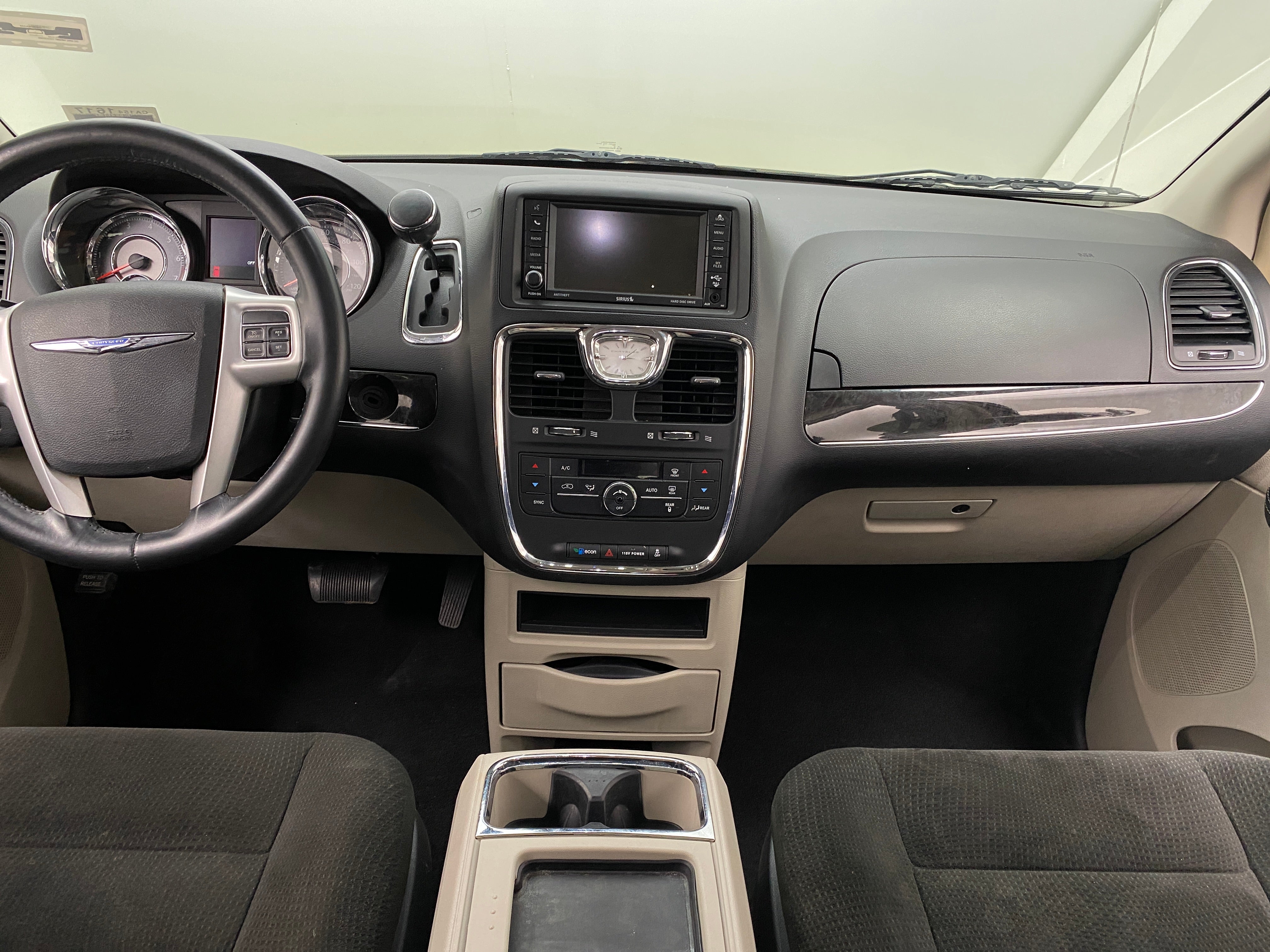 2015 Chrysler Town & Country Touring 3