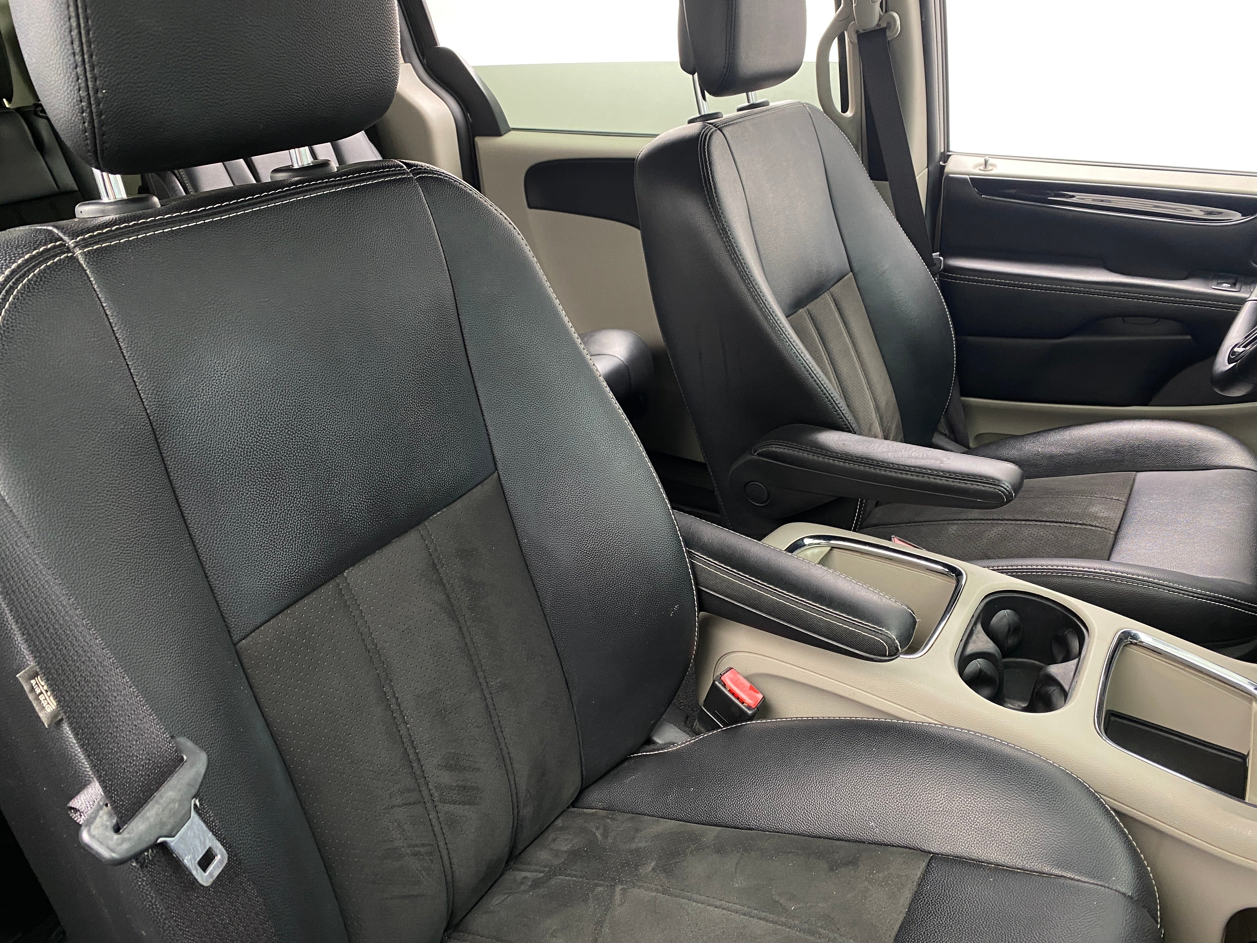 2019 Dodge Grand Caravan SXT 2