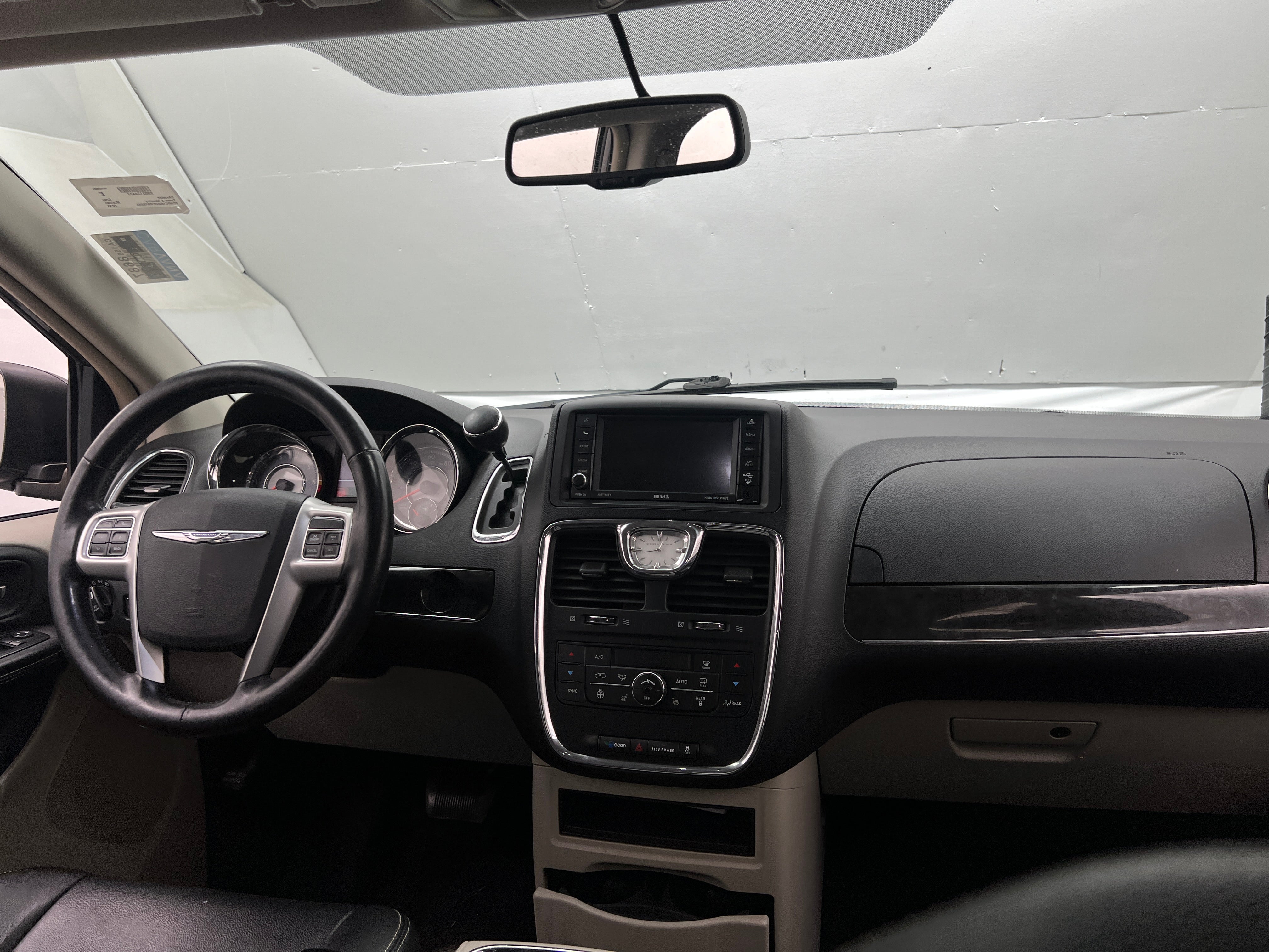 2015 Chrysler Town & Country Touring 2