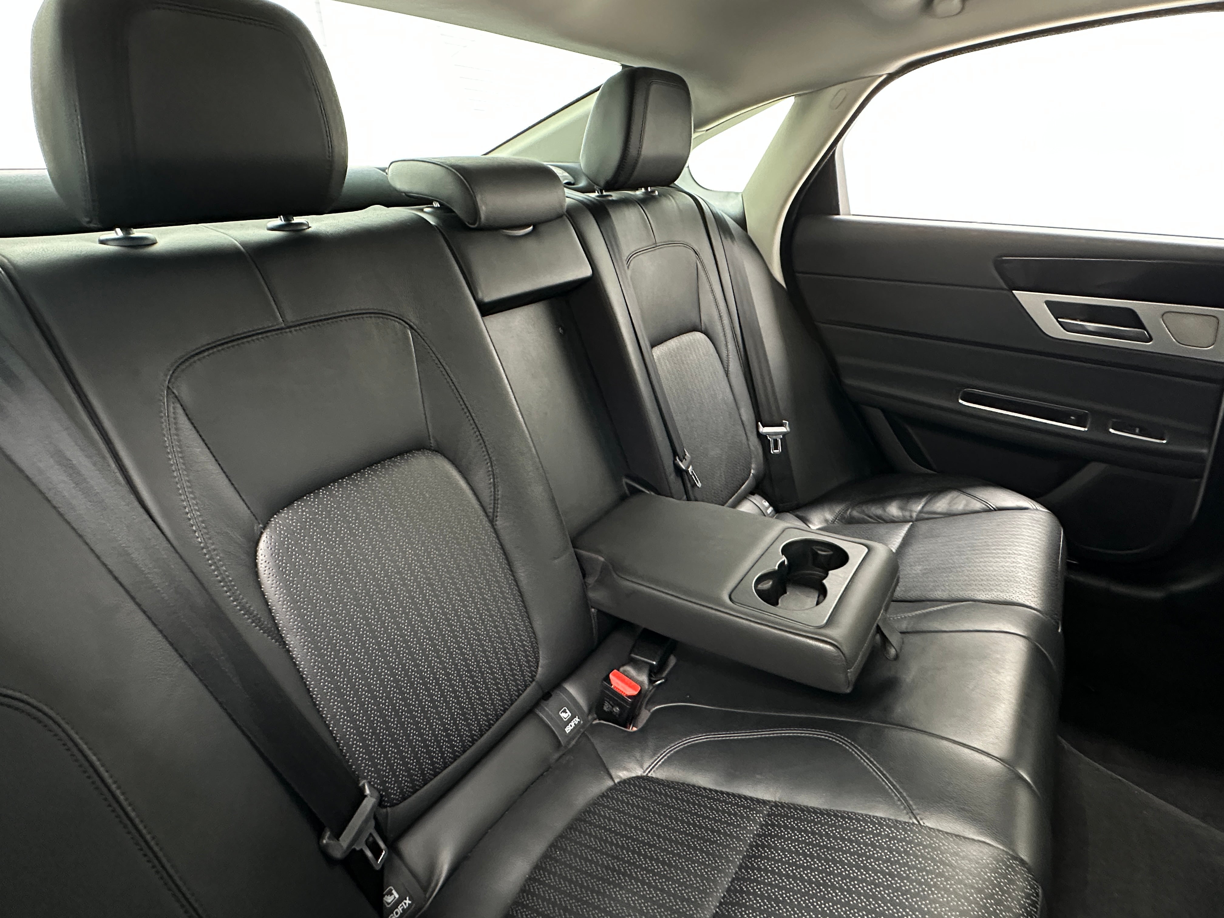 2016 Jaguar XF Prestige 5